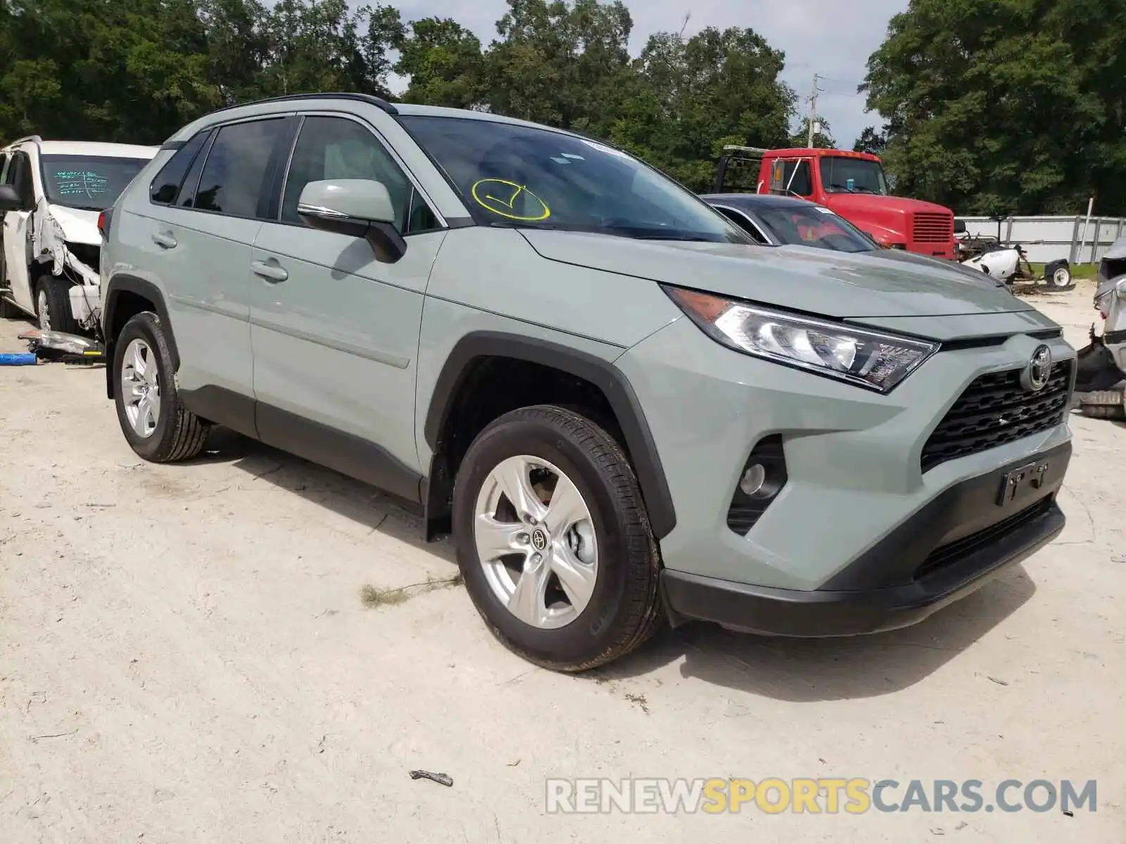 1 Photograph of a damaged car 2T3W1RFV0MW163442 TOYOTA RAV4 2021