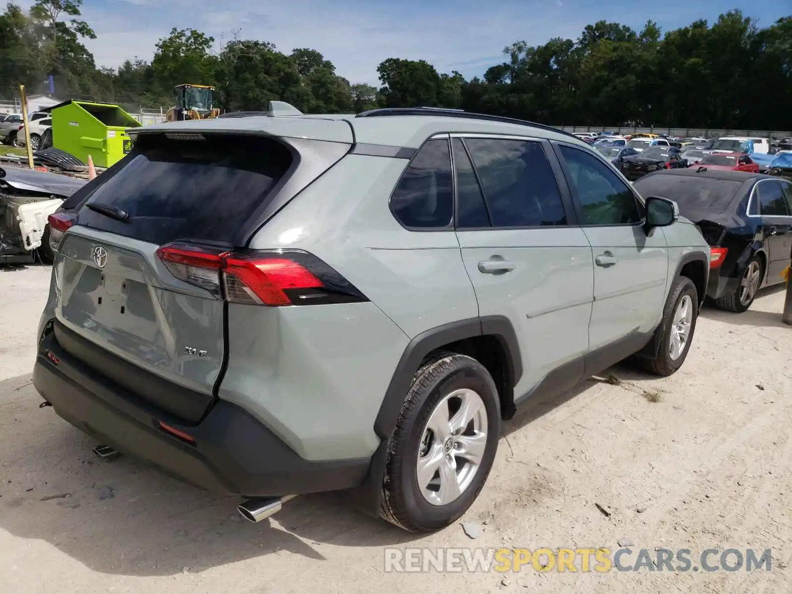 4 Photograph of a damaged car 2T3W1RFV0MW163442 TOYOTA RAV4 2021