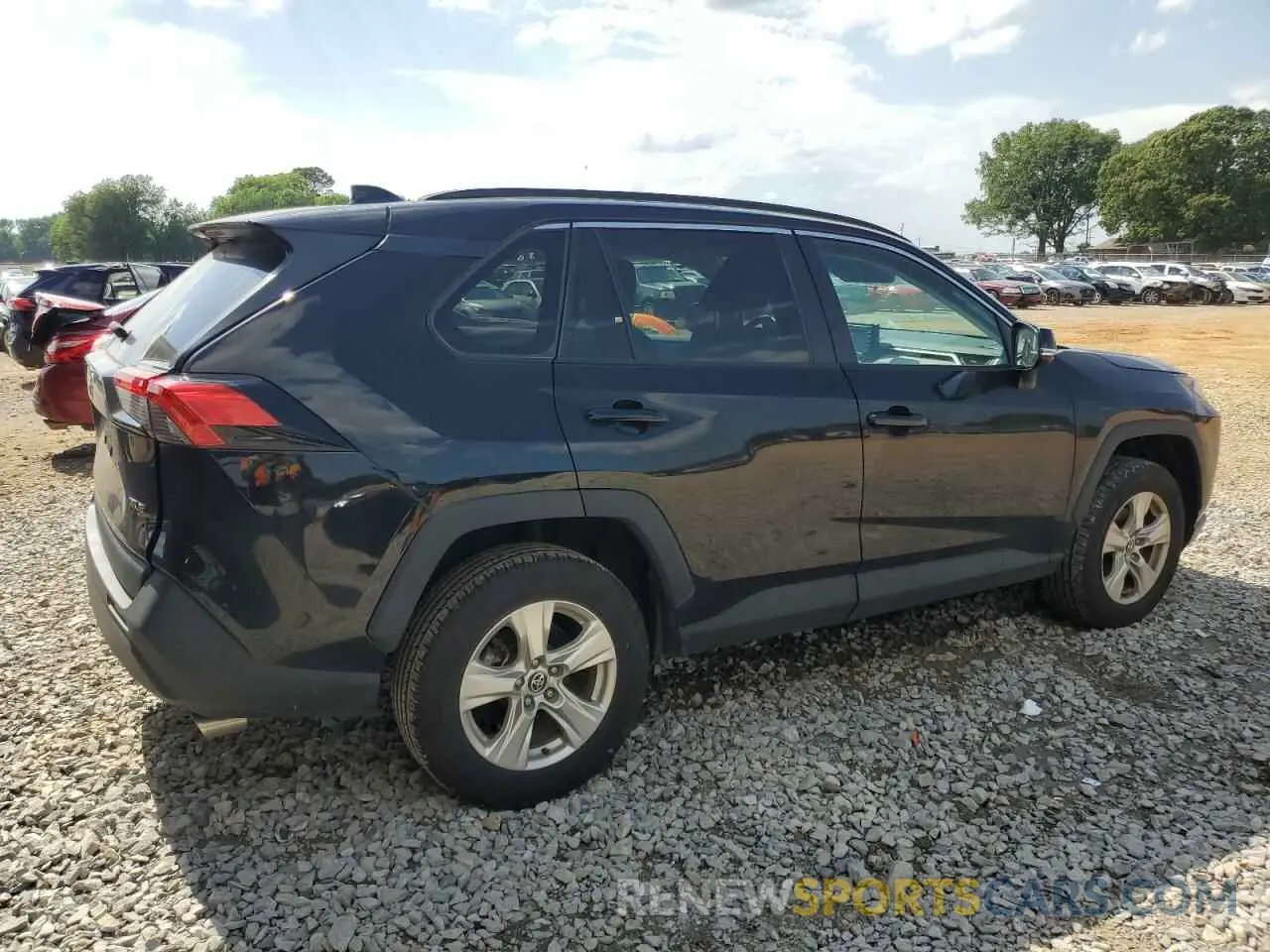3 Photograph of a damaged car 2T3W1RFV0MW163781 TOYOTA RAV4 2021