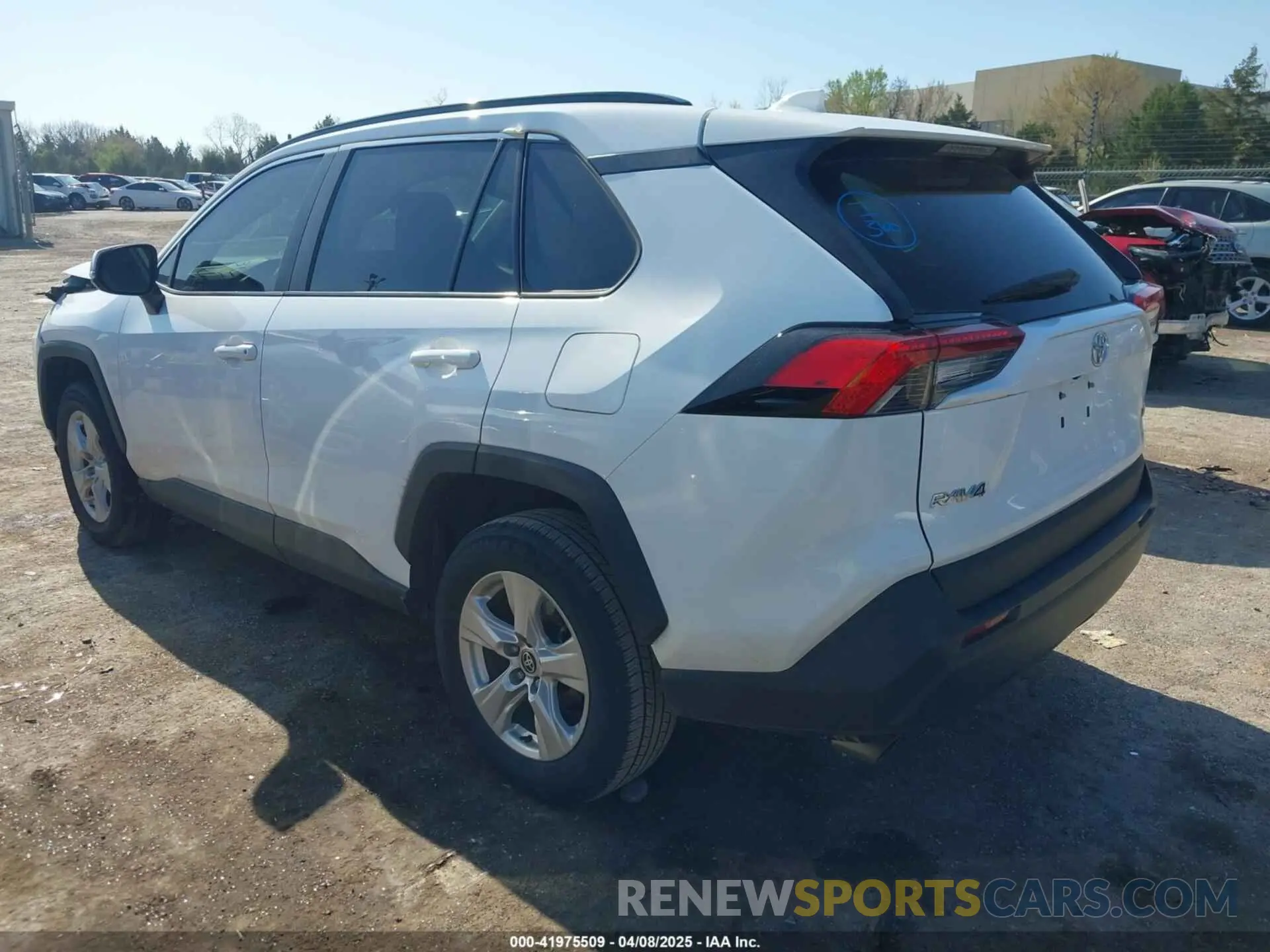 3 Photograph of a damaged car 2T3W1RFV0MW164381 TOYOTA RAV4 2021