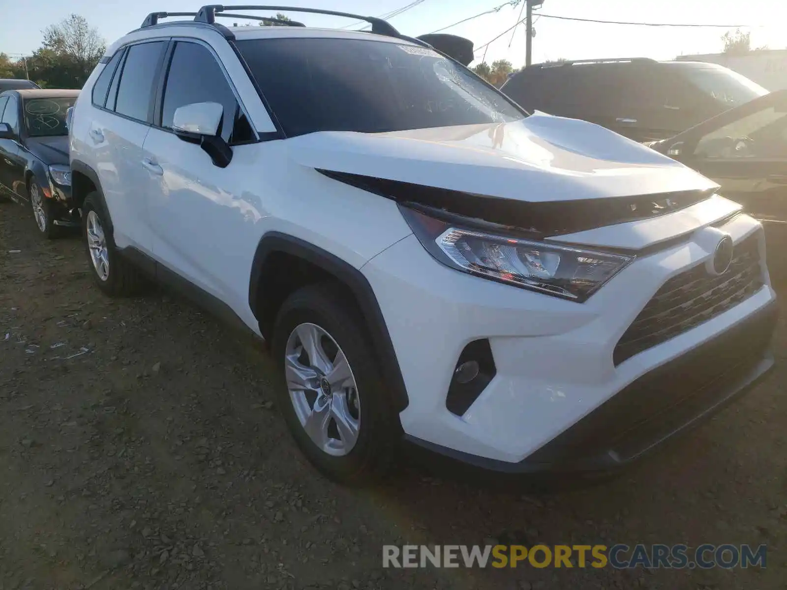 1 Photograph of a damaged car 2T3W1RFV0MW166275 TOYOTA RAV4 2021