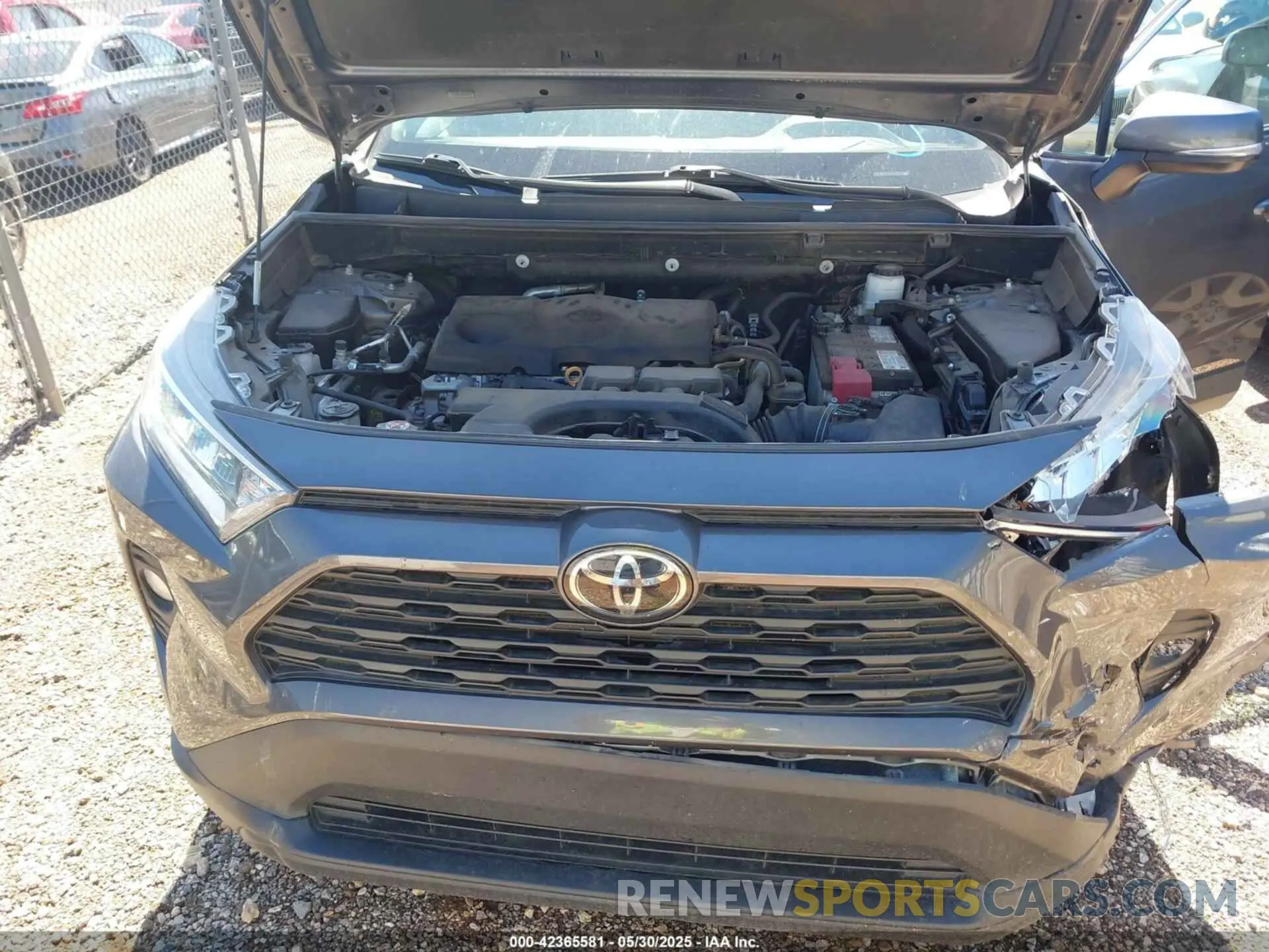 10 Photograph of a damaged car 2T3W1RFV0MW167183 TOYOTA RAV4 2021