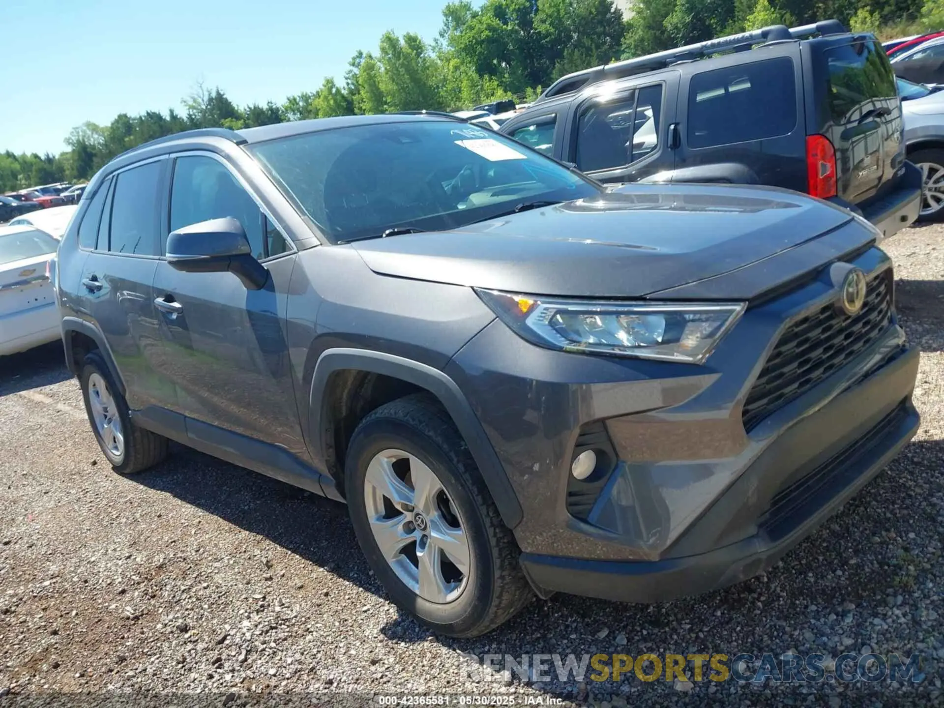 13 Photograph of a damaged car 2T3W1RFV0MW167183 TOYOTA RAV4 2021
