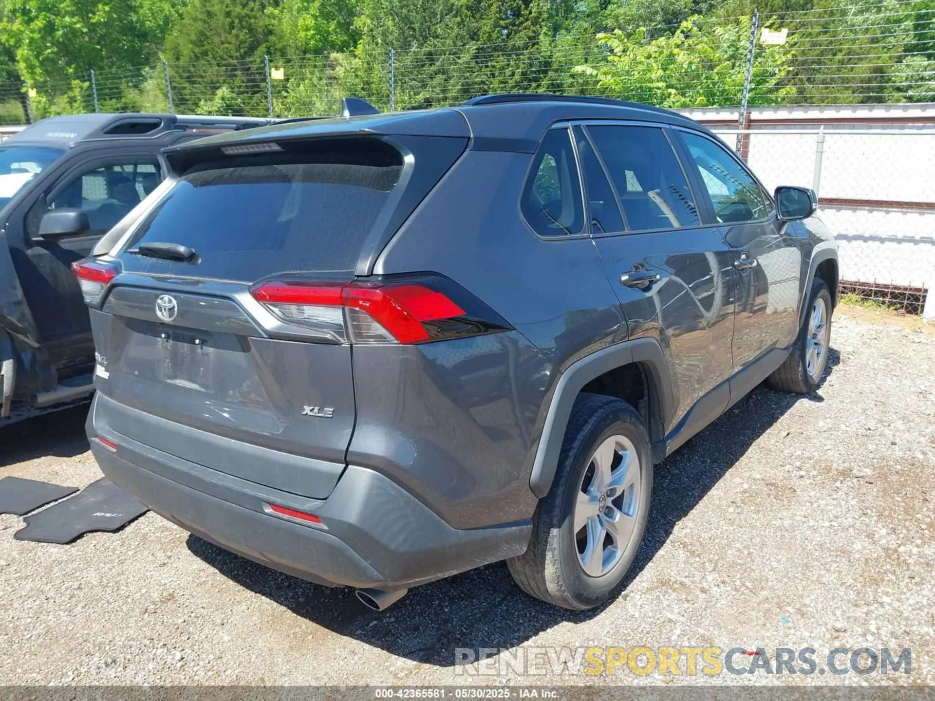 4 Photograph of a damaged car 2T3W1RFV0MW167183 TOYOTA RAV4 2021