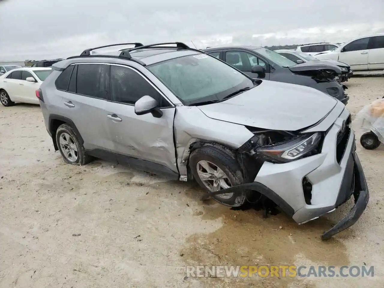 4 Photograph of a damaged car 2T3W1RFV0MW167538 TOYOTA RAV4 2021