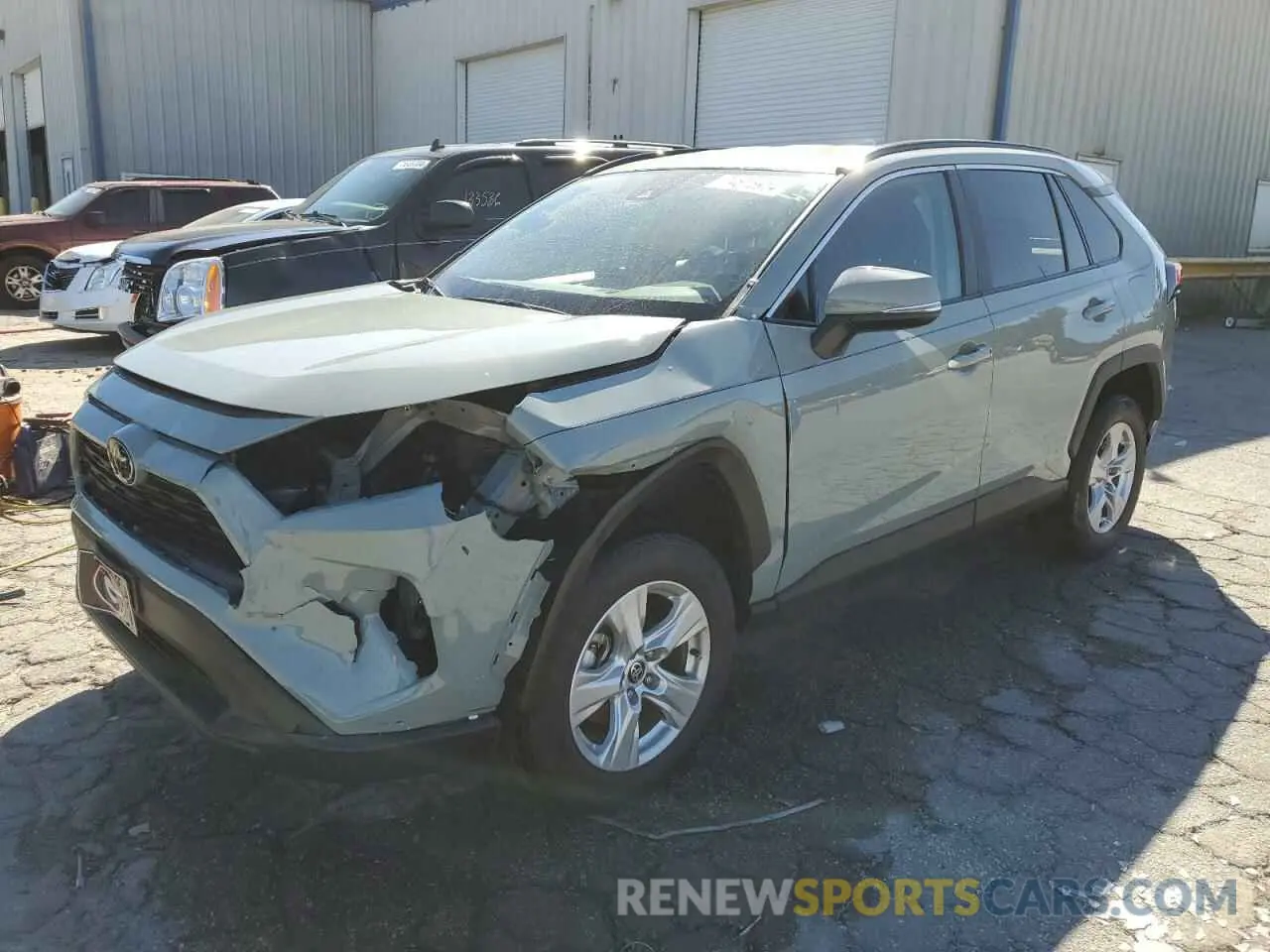 1 Photograph of a damaged car 2T3W1RFV0MW172304 TOYOTA RAV4 2021
