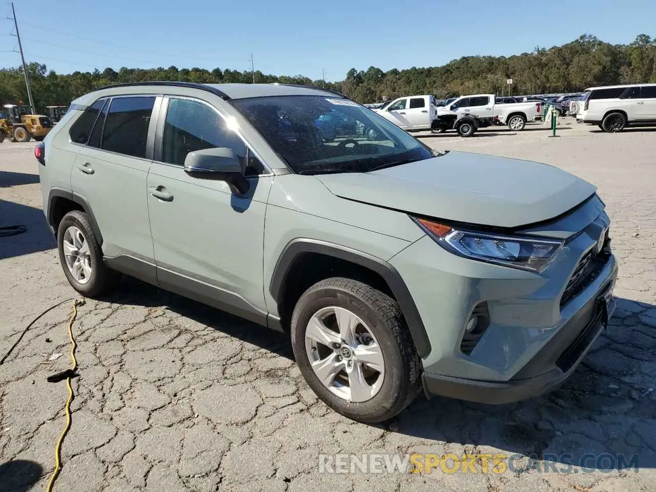 4 Photograph of a damaged car 2T3W1RFV0MW172304 TOYOTA RAV4 2021