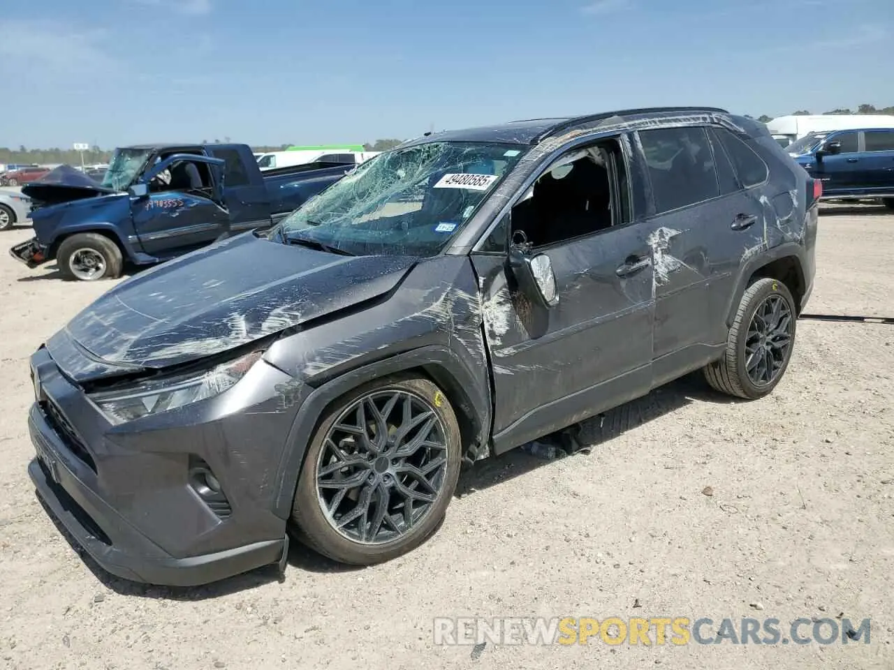 1 Photograph of a damaged car 2T3W1RFV0MW183268 TOYOTA RAV4 2021