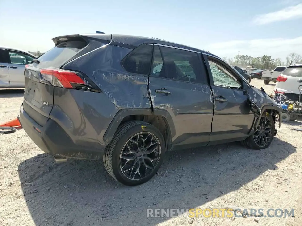 3 Photograph of a damaged car 2T3W1RFV0MW183268 TOYOTA RAV4 2021