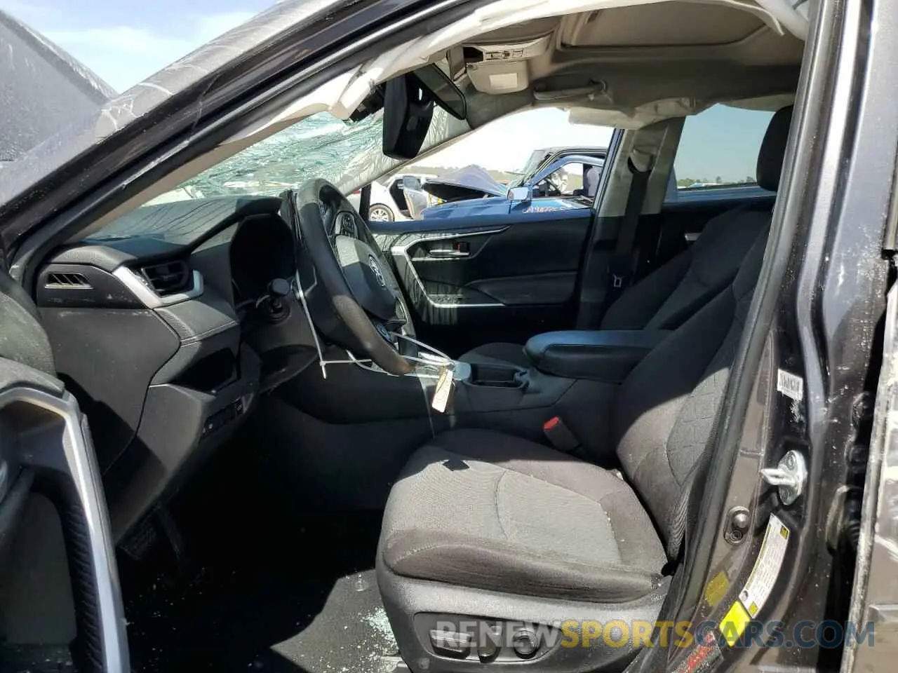 7 Photograph of a damaged car 2T3W1RFV0MW183268 TOYOTA RAV4 2021