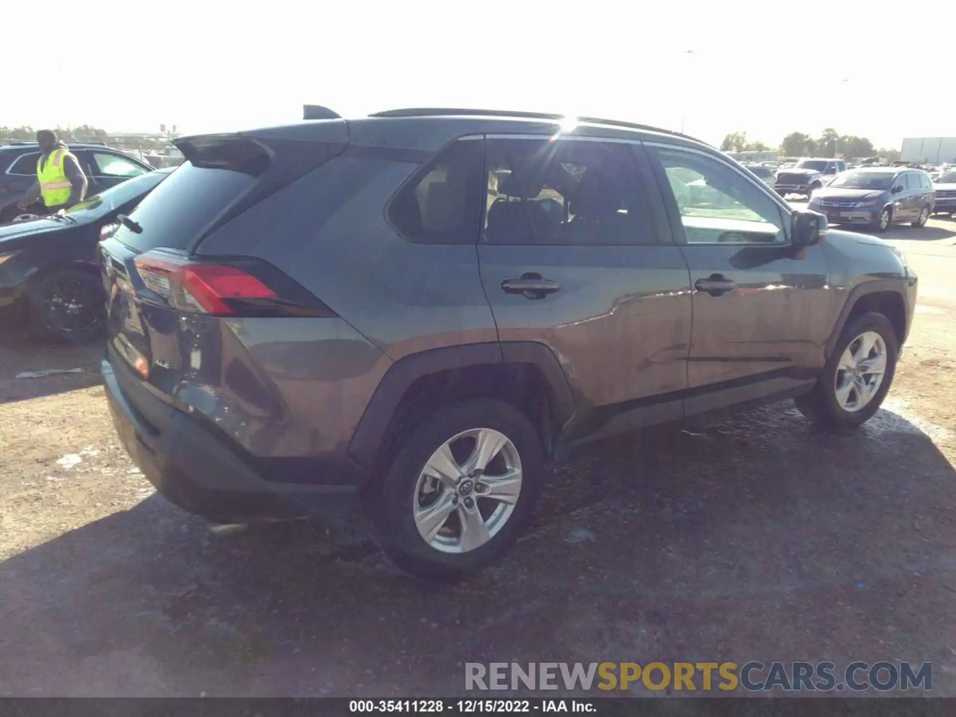 4 Photograph of a damaged car 2T3W1RFV1MC086338 TOYOTA RAV4 2021