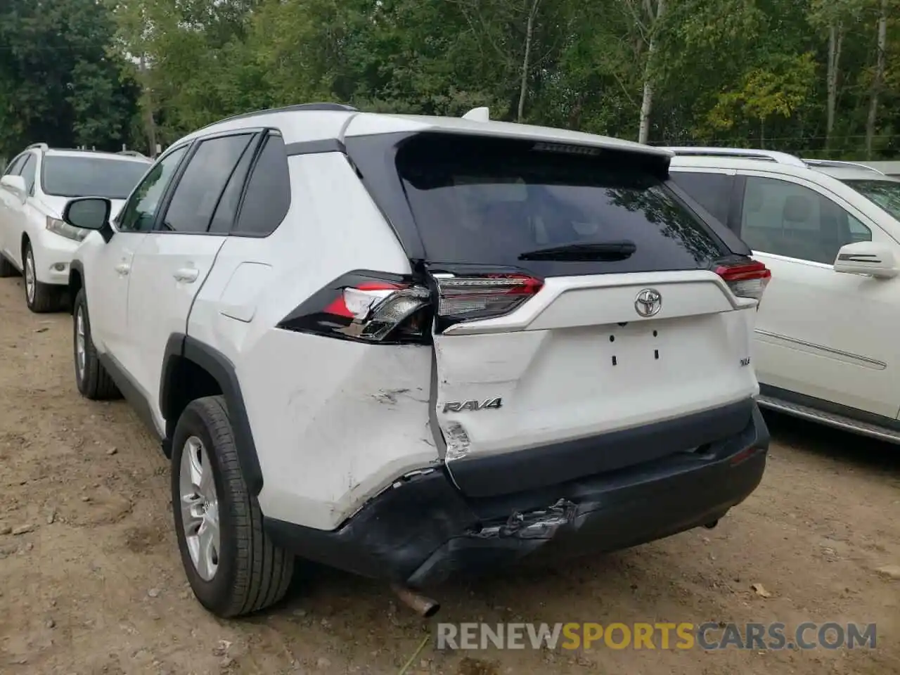 3 Photograph of a damaged car 2T3W1RFV1MC101579 TOYOTA RAV4 2021