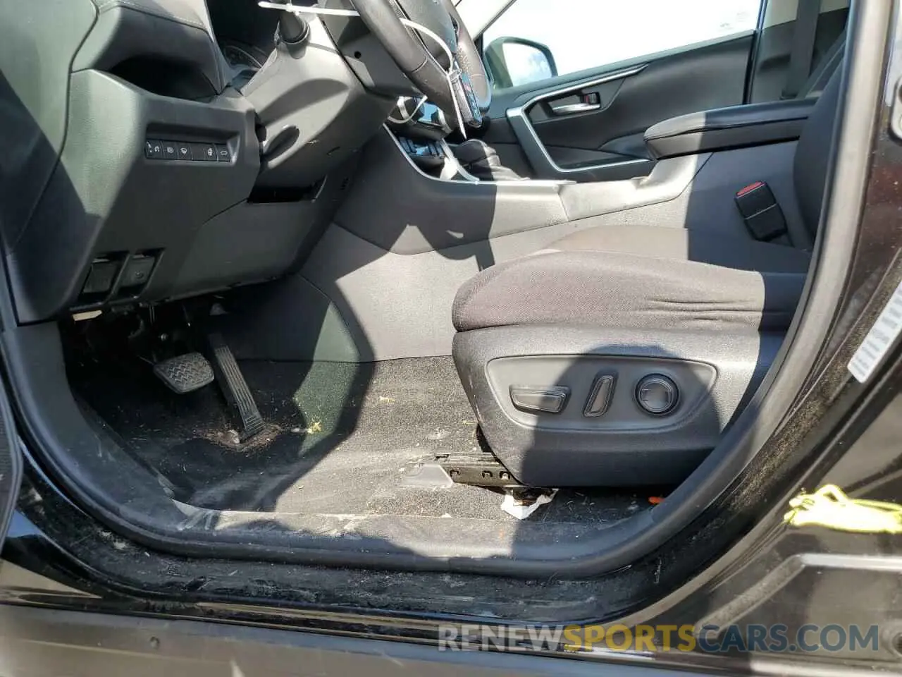 13 Photograph of a damaged car 2T3W1RFV1MC102635 TOYOTA RAV4 2021