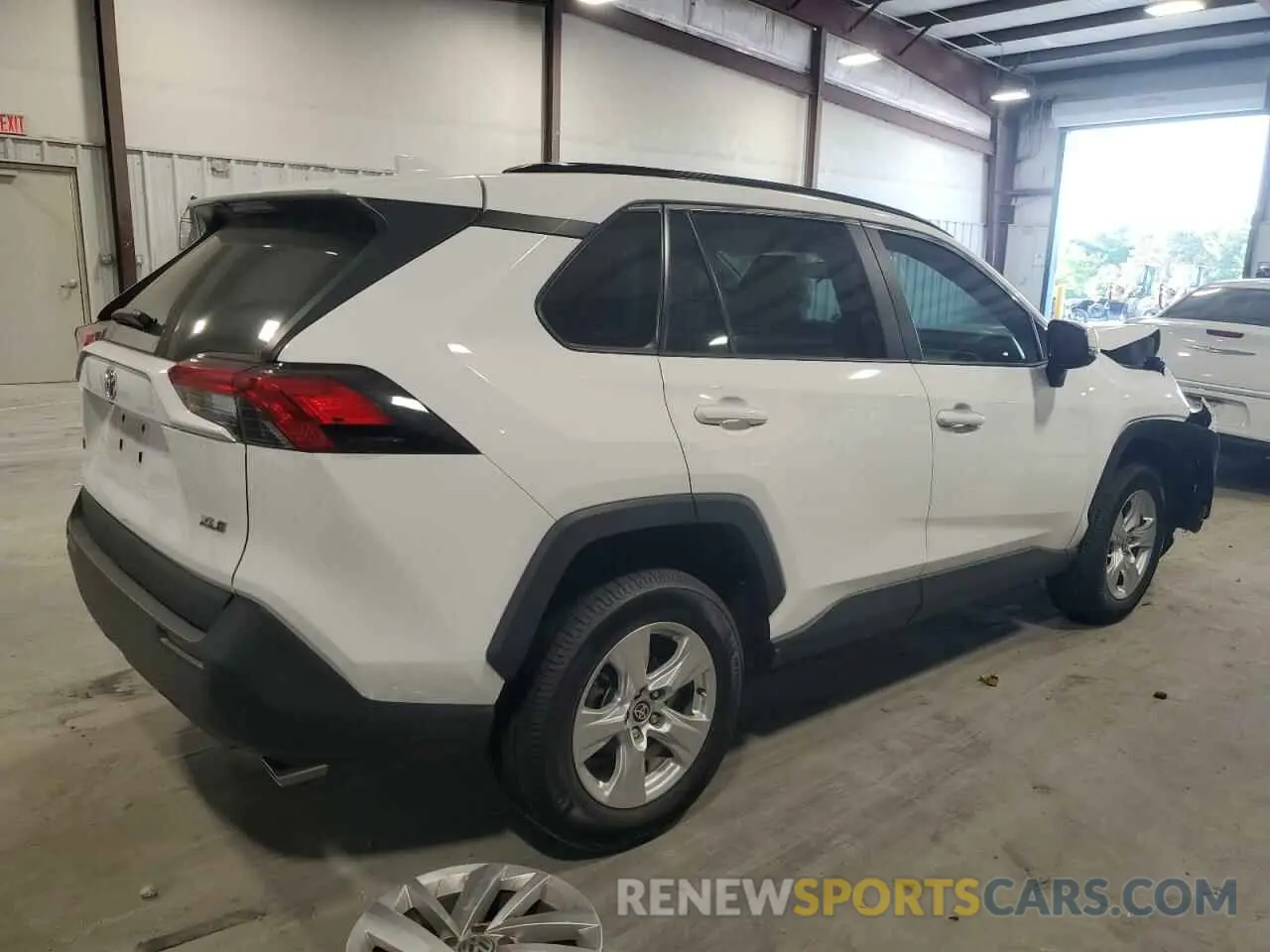 3 Photograph of a damaged car 2T3W1RFV1MC112159 TOYOTA RAV4 2021