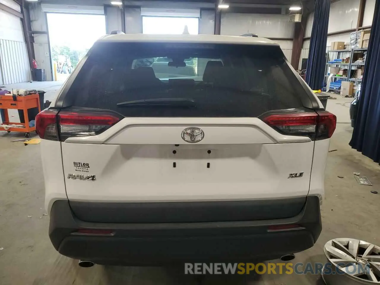 6 Photograph of a damaged car 2T3W1RFV1MC112159 TOYOTA RAV4 2021