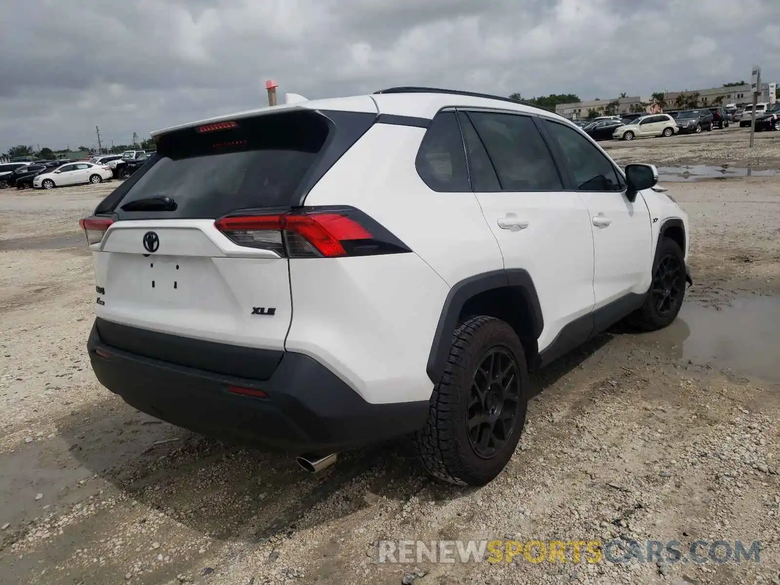 4 Photograph of a damaged car 2T3W1RFV1MC117037 TOYOTA RAV4 2021