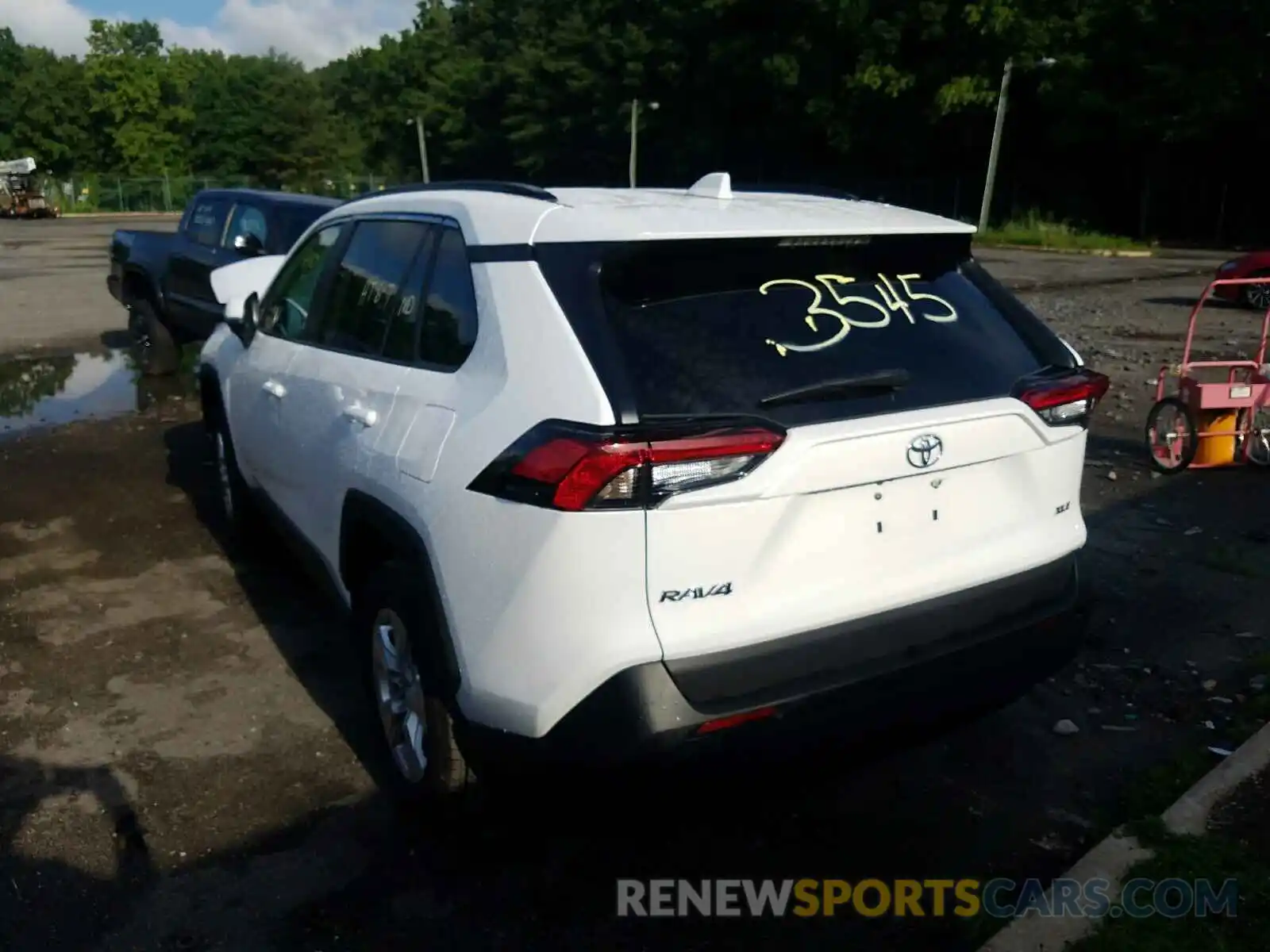 3 Photograph of a damaged car 2T3W1RFV1MC120374 TOYOTA RAV4 2021