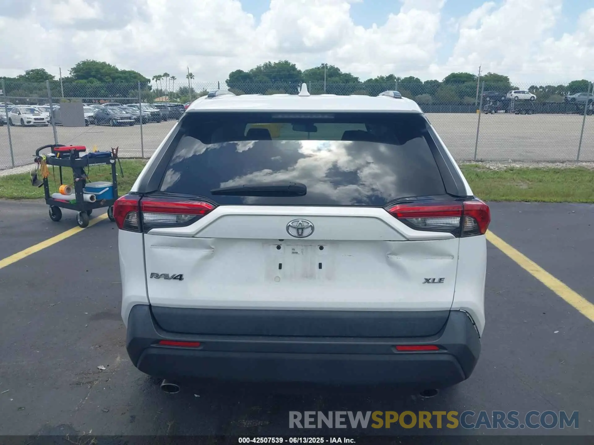 16 Photograph of a damaged car 2T3W1RFV1MC136218 TOYOTA RAV4 2021