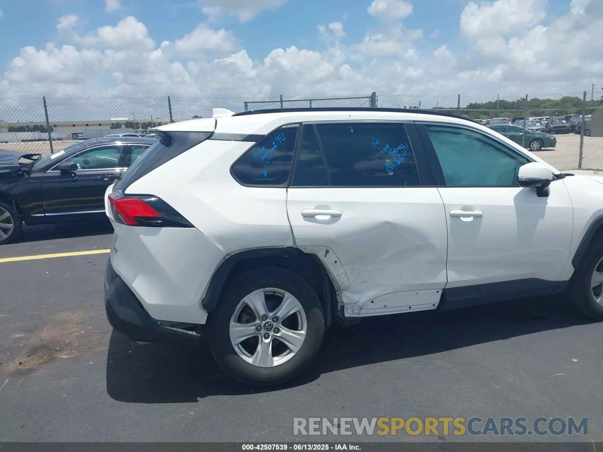 6 Photograph of a damaged car 2T3W1RFV1MC136218 TOYOTA RAV4 2021