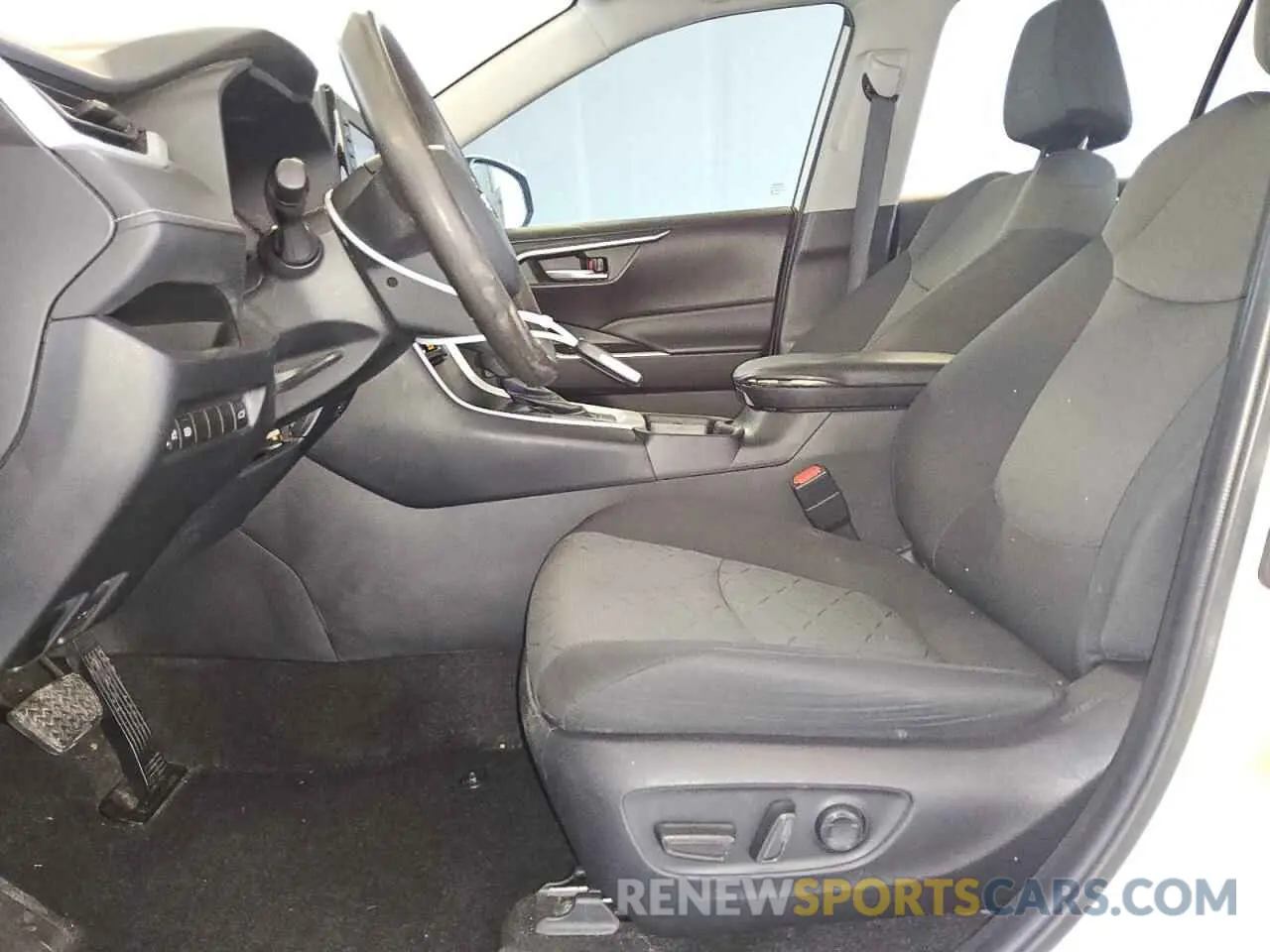 7 Photograph of a damaged car 2T3W1RFV1MC145291 TOYOTA RAV4 2021