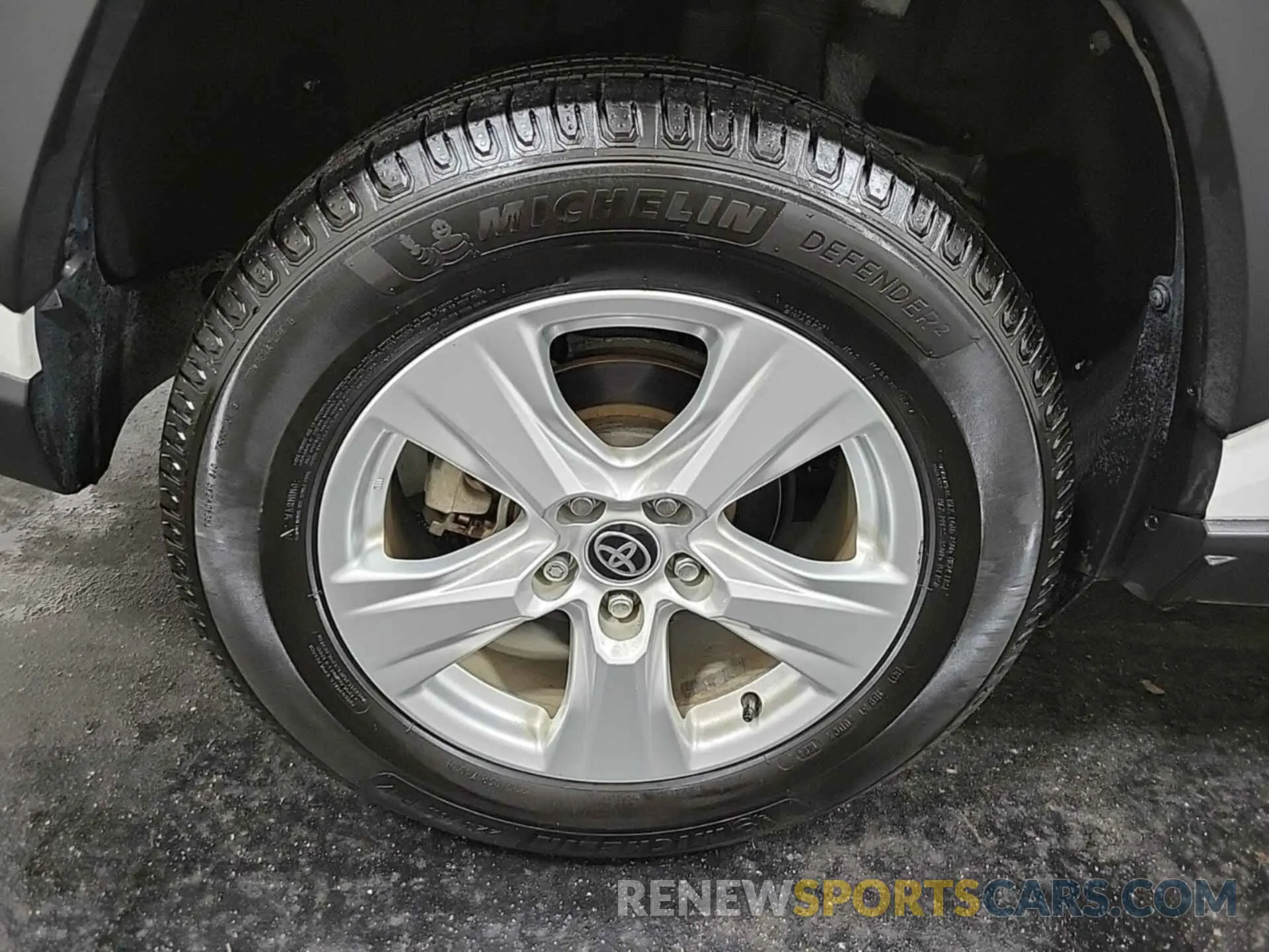 25 Photograph of a damaged car 2T3W1RFV1MC149986 TOYOTA RAV4 2021