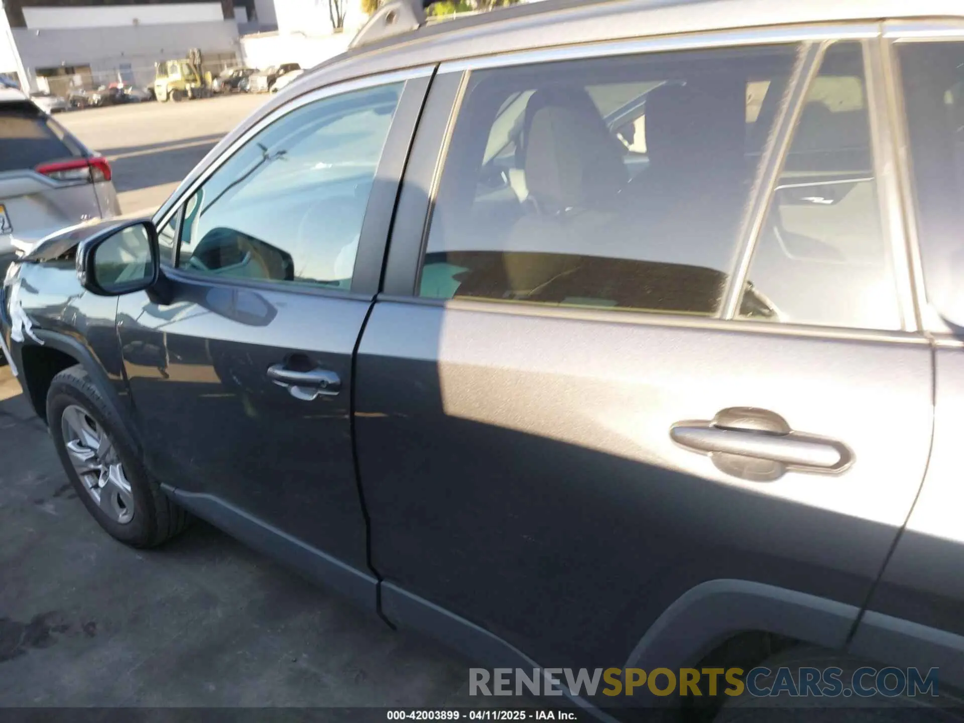 15 Photograph of a damaged car 2T3W1RFV1MC158171 TOYOTA RAV4 2021