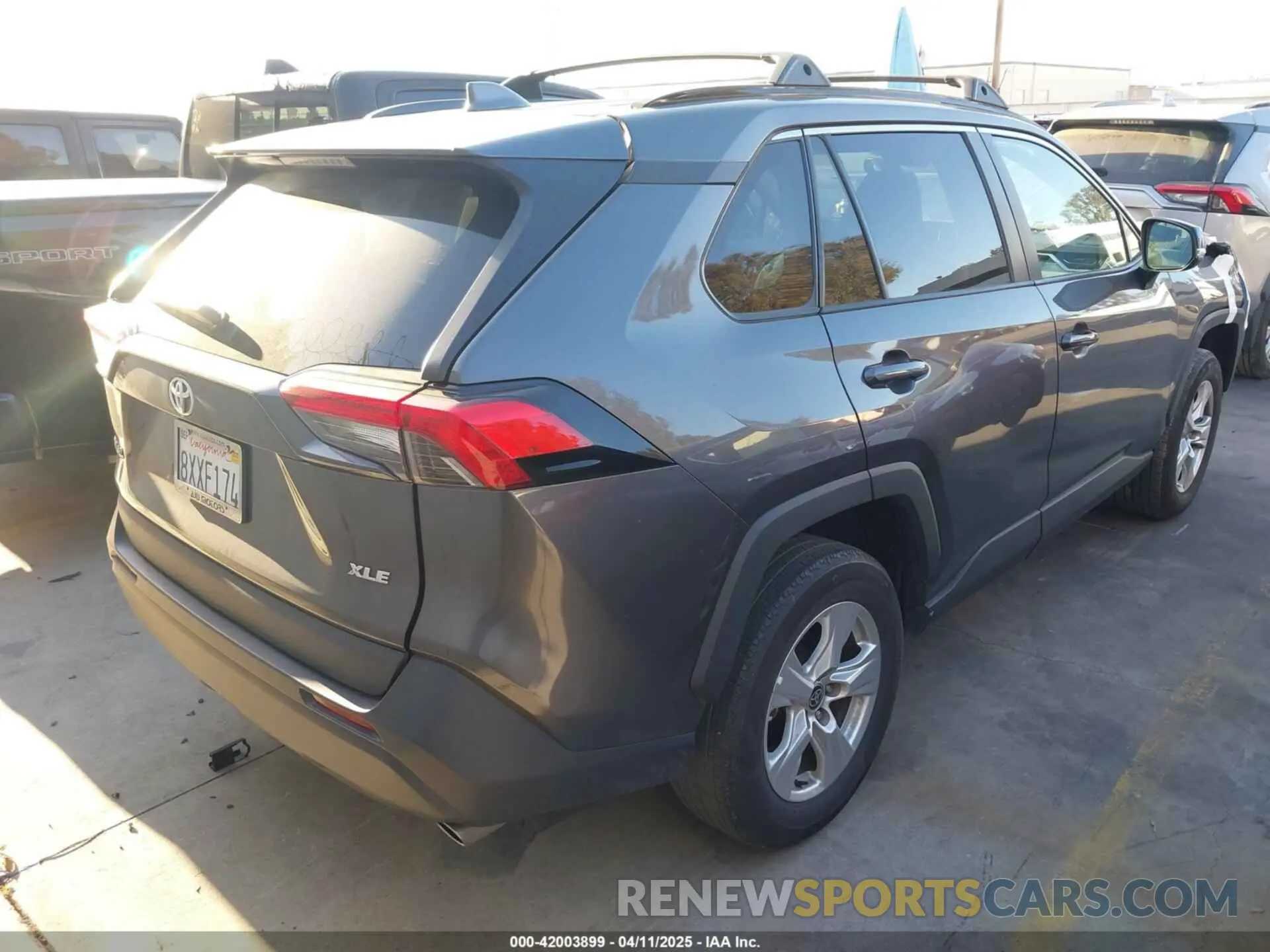 4 Photograph of a damaged car 2T3W1RFV1MC158171 TOYOTA RAV4 2021