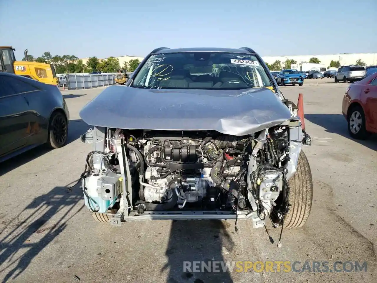 9 Photograph of a damaged car 2T3W1RFV1MC161216 TOYOTA RAV4 2021