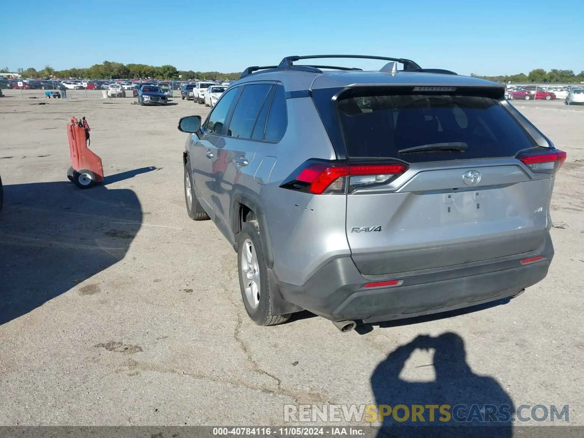 3 Photograph of a damaged car 2T3W1RFV1MC172670 TOYOTA RAV4 2021