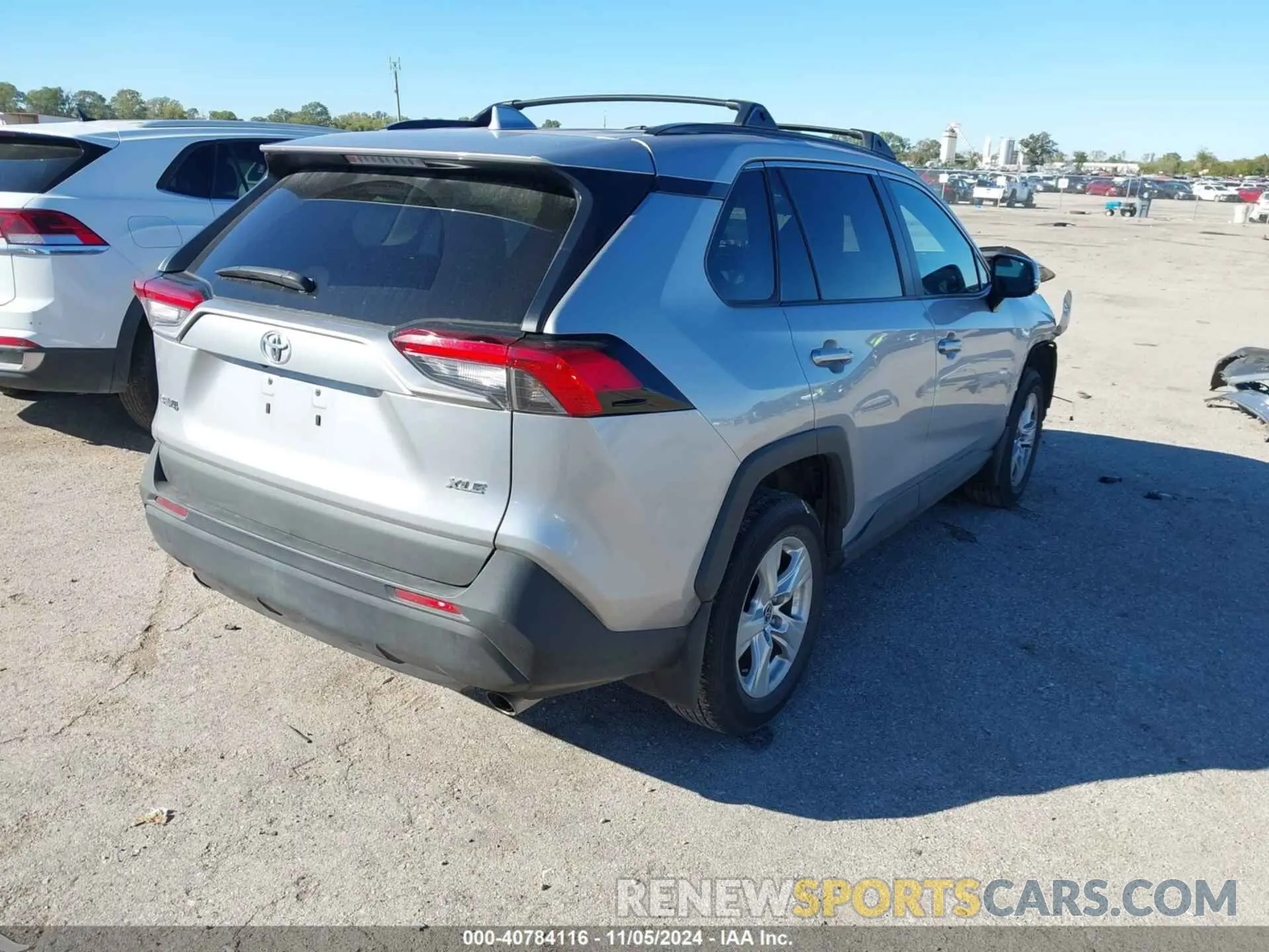 4 Photograph of a damaged car 2T3W1RFV1MC172670 TOYOTA RAV4 2021