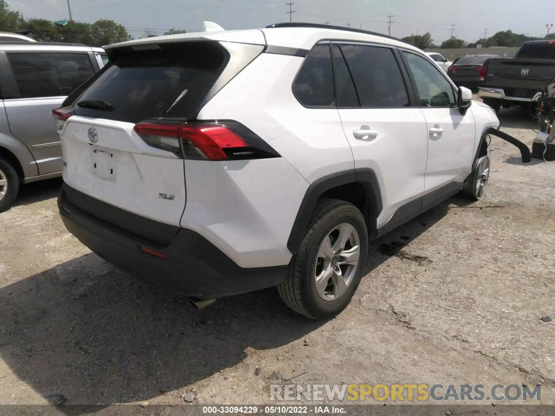 4 Photograph of a damaged car 2T3W1RFV1MW104996 TOYOTA RAV4 2021