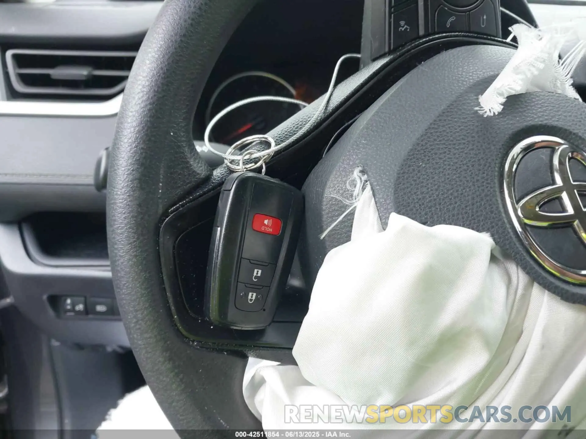 11 Photograph of a damaged car 2T3W1RFV1MW107168 TOYOTA RAV4 2021