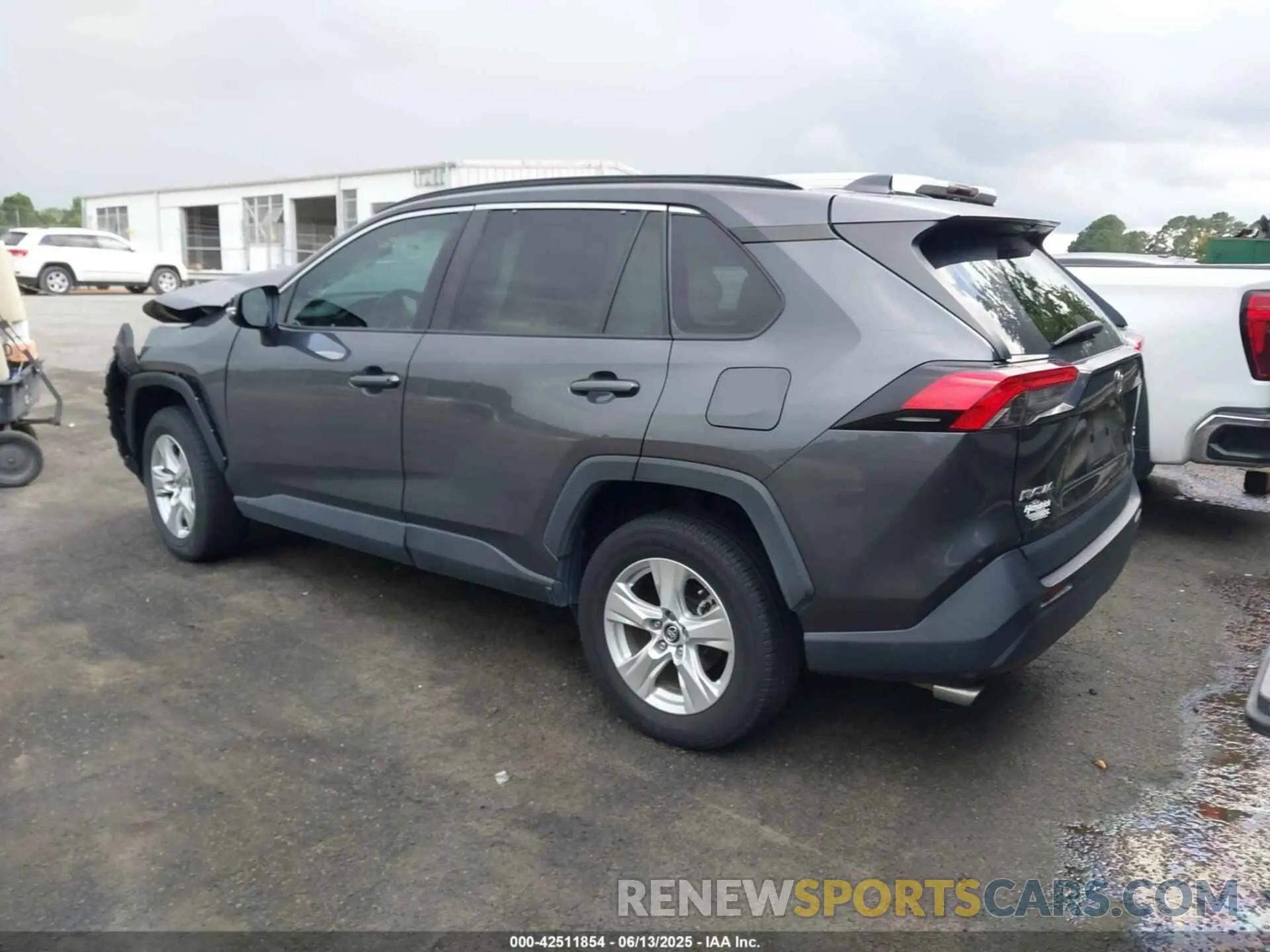 3 Photograph of a damaged car 2T3W1RFV1MW107168 TOYOTA RAV4 2021