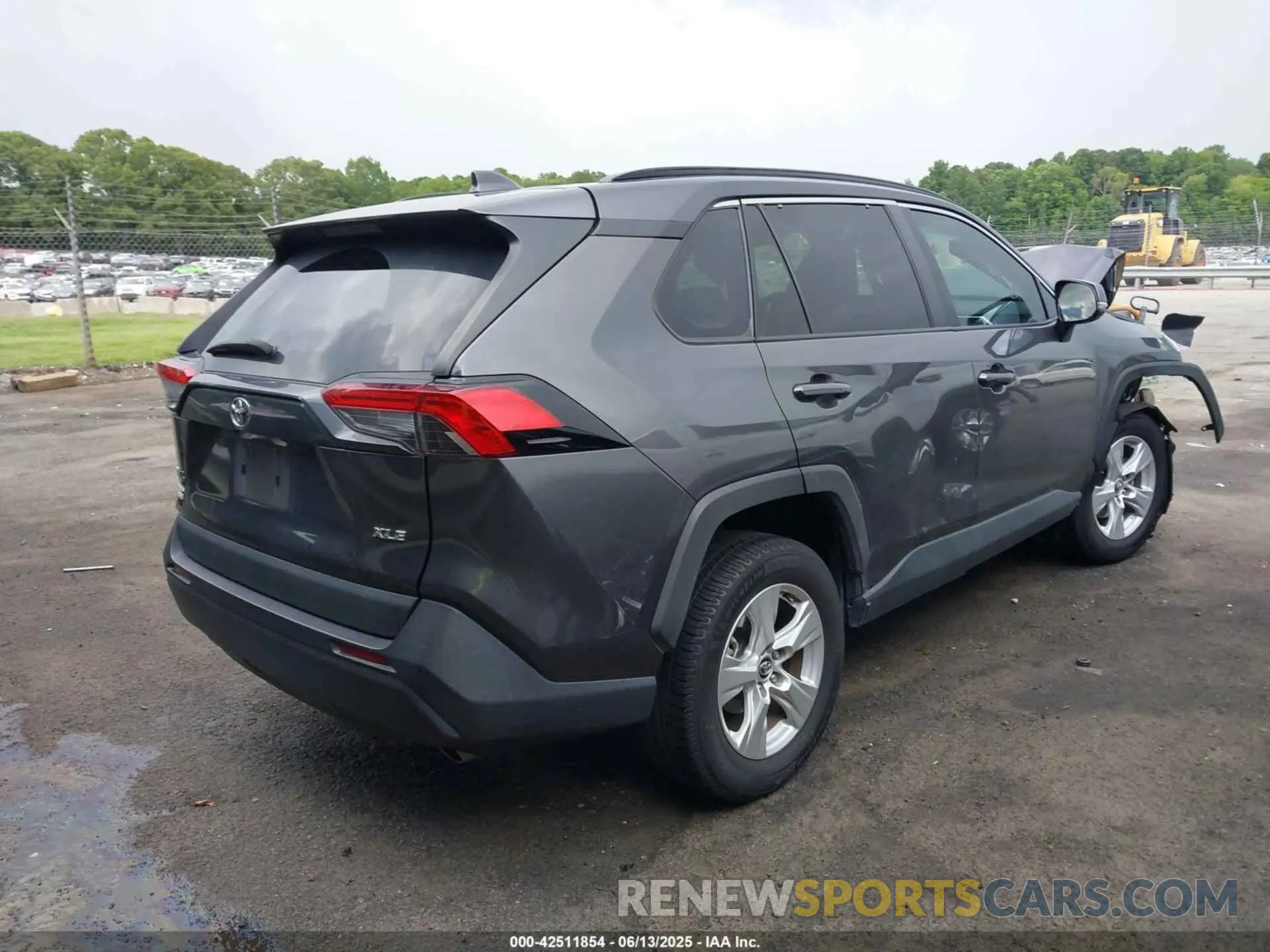 4 Photograph of a damaged car 2T3W1RFV1MW107168 TOYOTA RAV4 2021