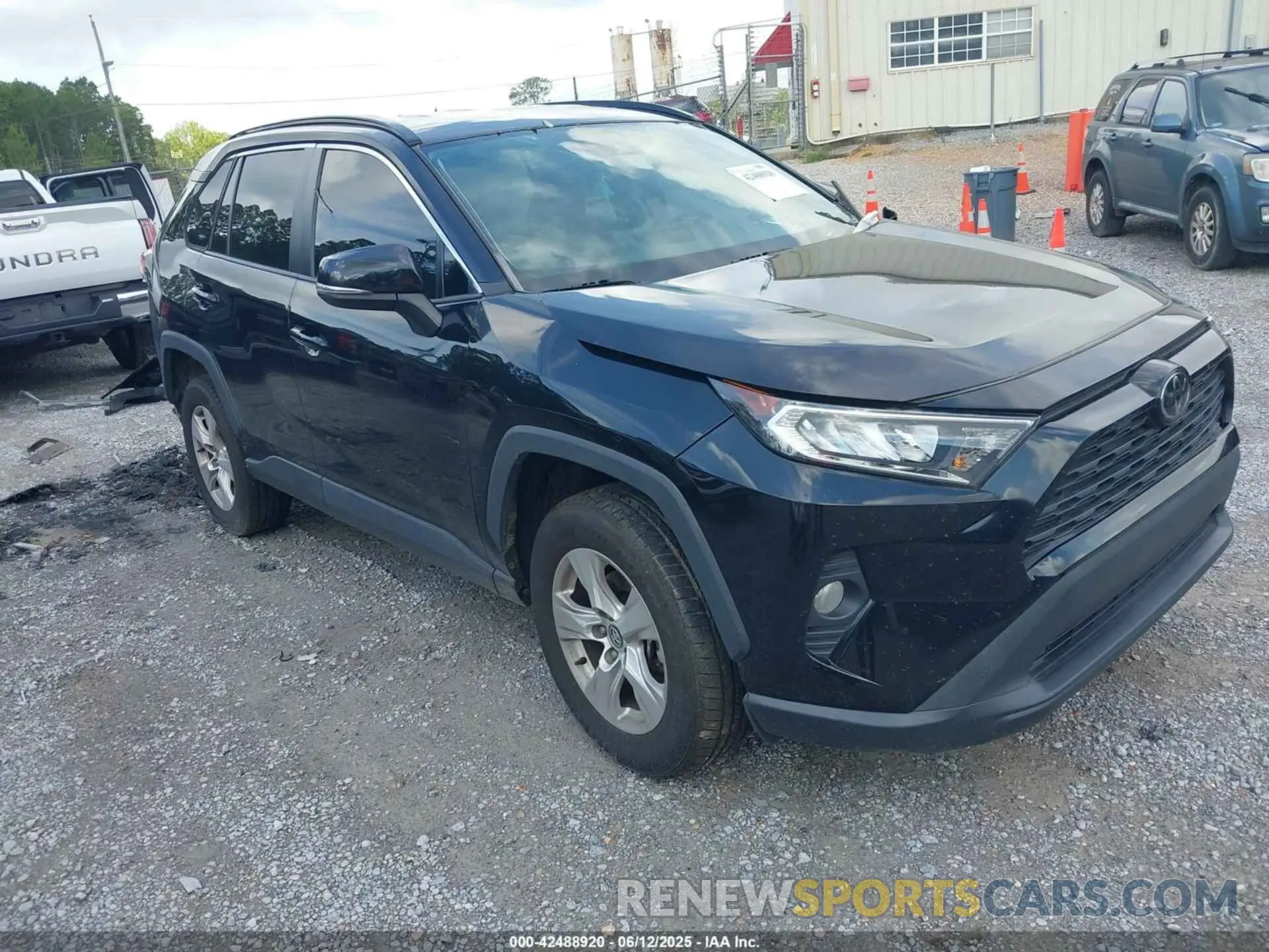 1 Photograph of a damaged car 2T3W1RFV1MW107221 TOYOTA RAV4 2021