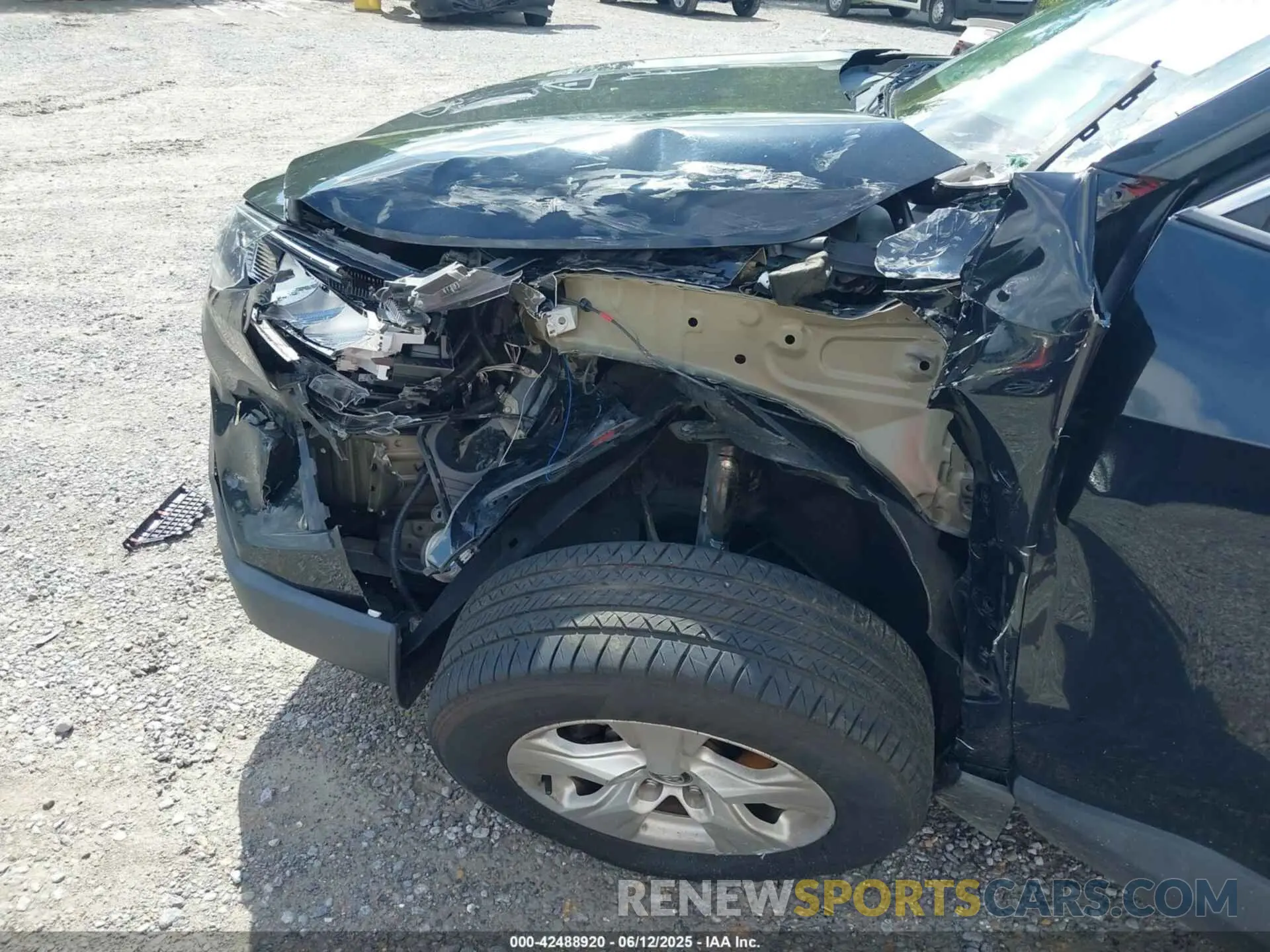 6 Photograph of a damaged car 2T3W1RFV1MW107221 TOYOTA RAV4 2021