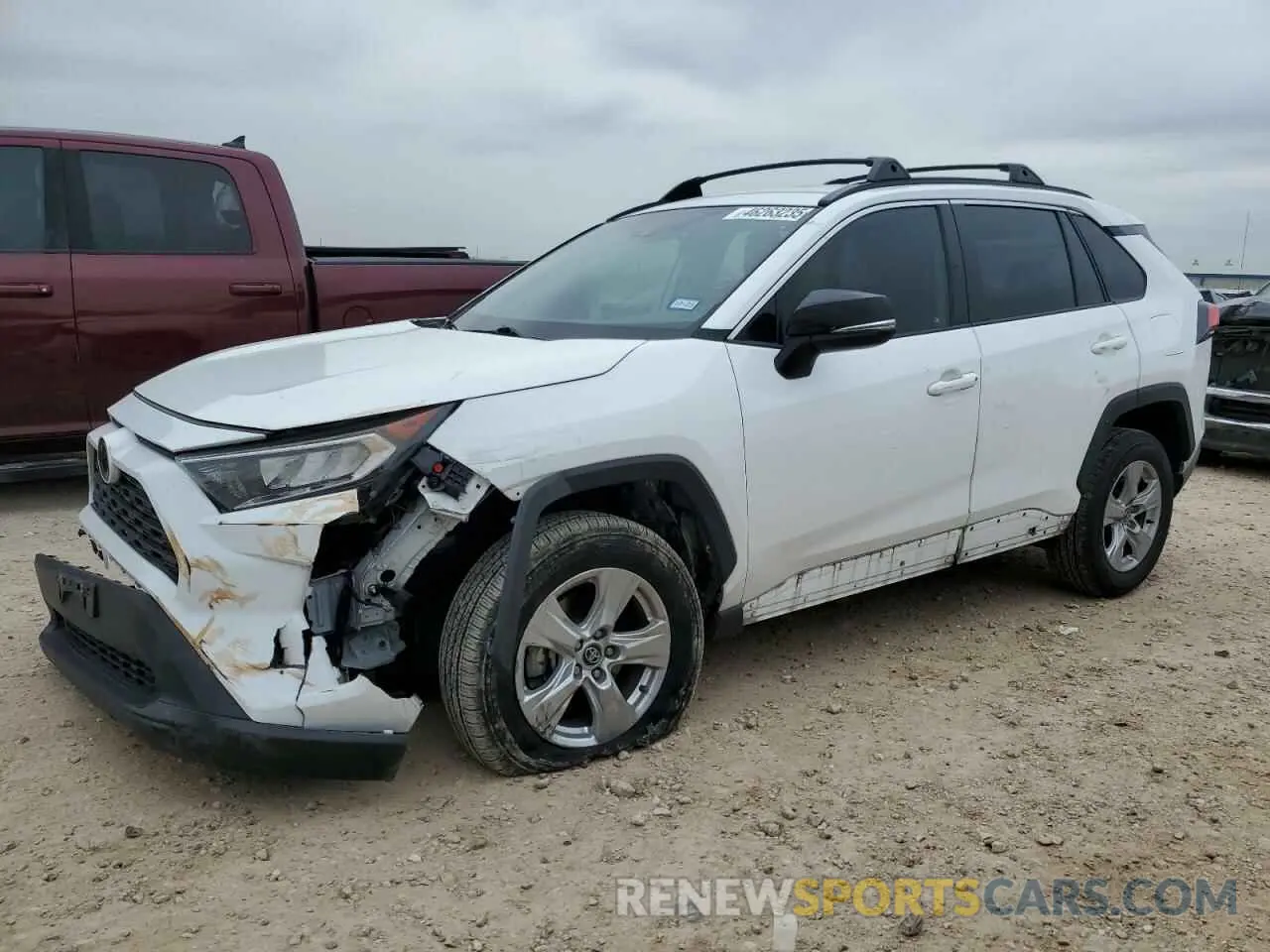 1 Photograph of a damaged car 2T3W1RFV1MW109499 TOYOTA RAV4 2021
