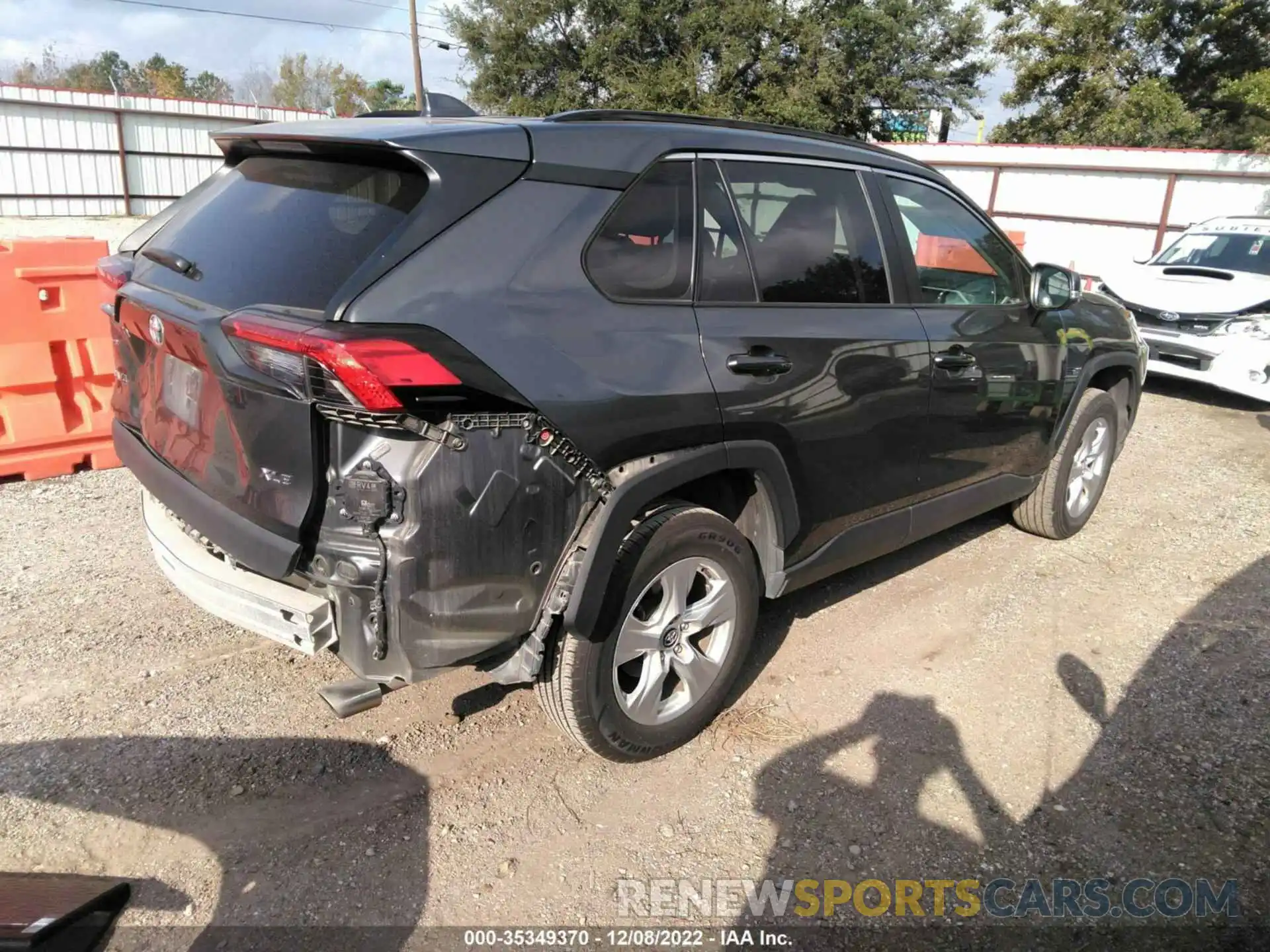 4 Photograph of a damaged car 2T3W1RFV1MW115965 TOYOTA RAV4 2021