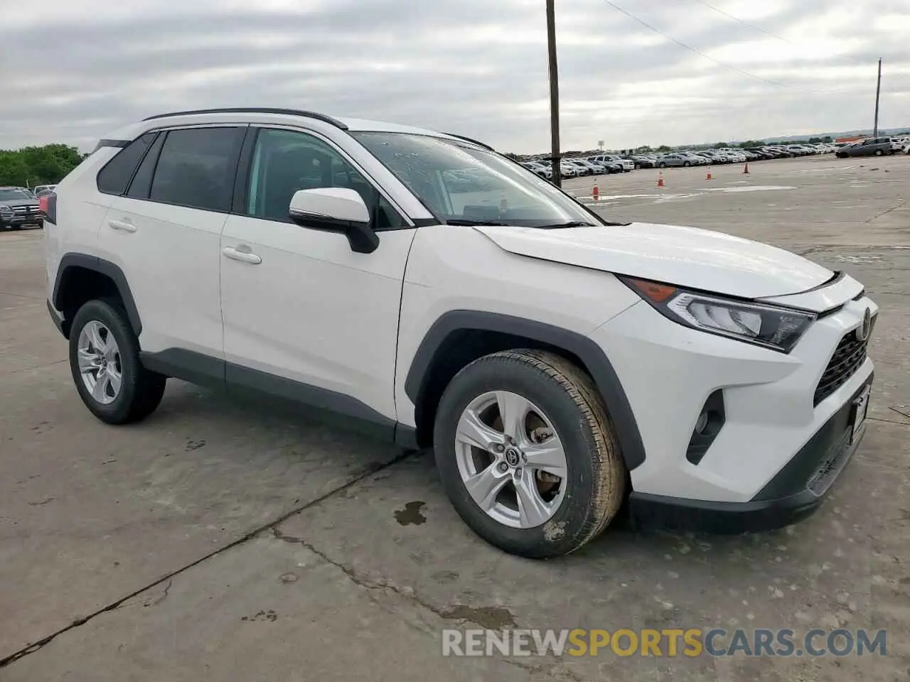 4 Photograph of a damaged car 2T3W1RFV1MW124097 TOYOTA RAV4 2021