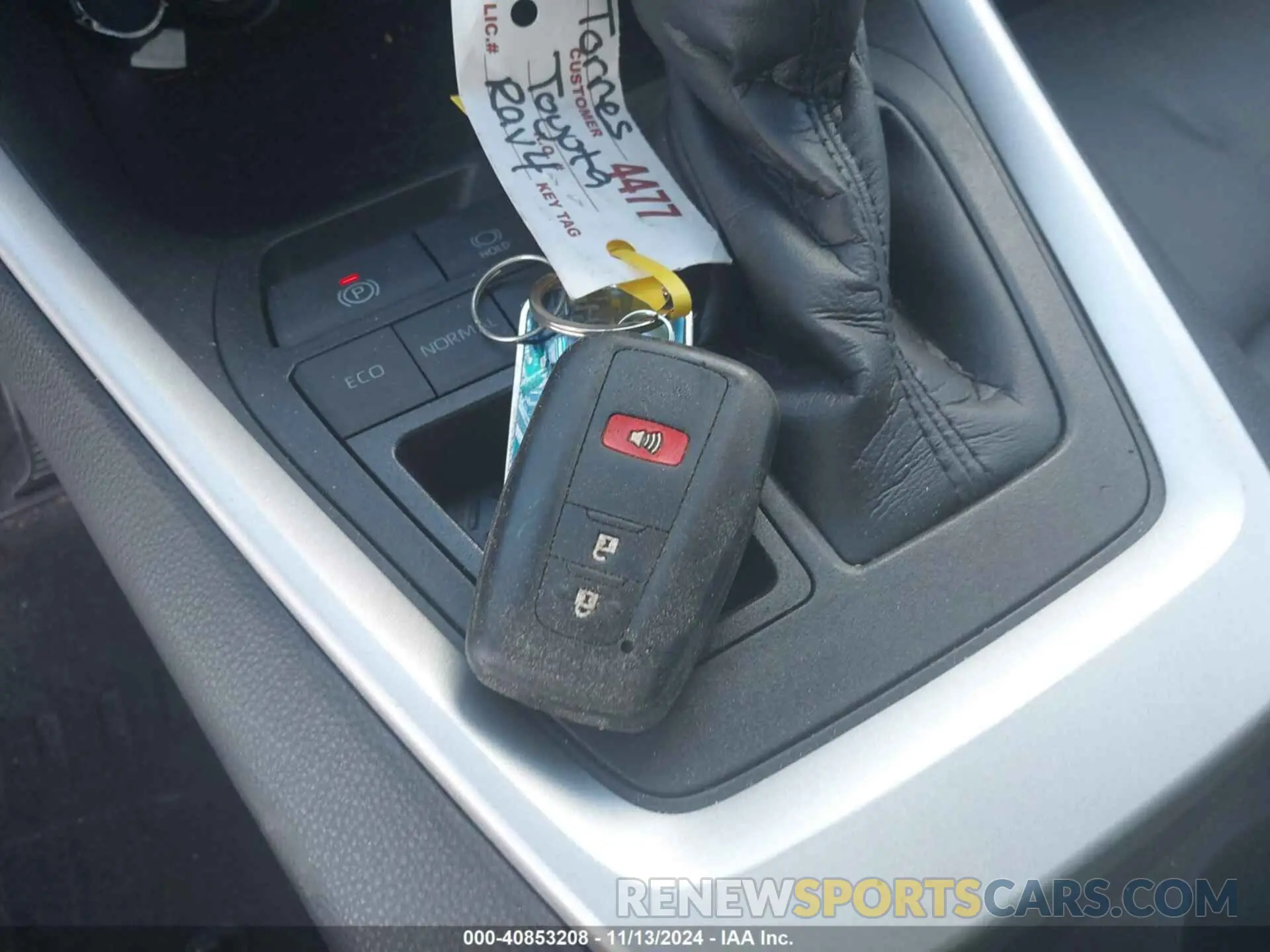 11 Photograph of a damaged car 2T3W1RFV1MW139909 TOYOTA RAV4 2021