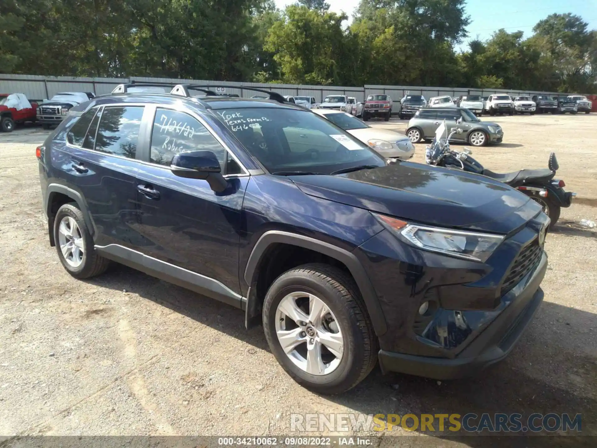 1 Photograph of a damaged car 2T3W1RFV1MW140980 TOYOTA RAV4 2021