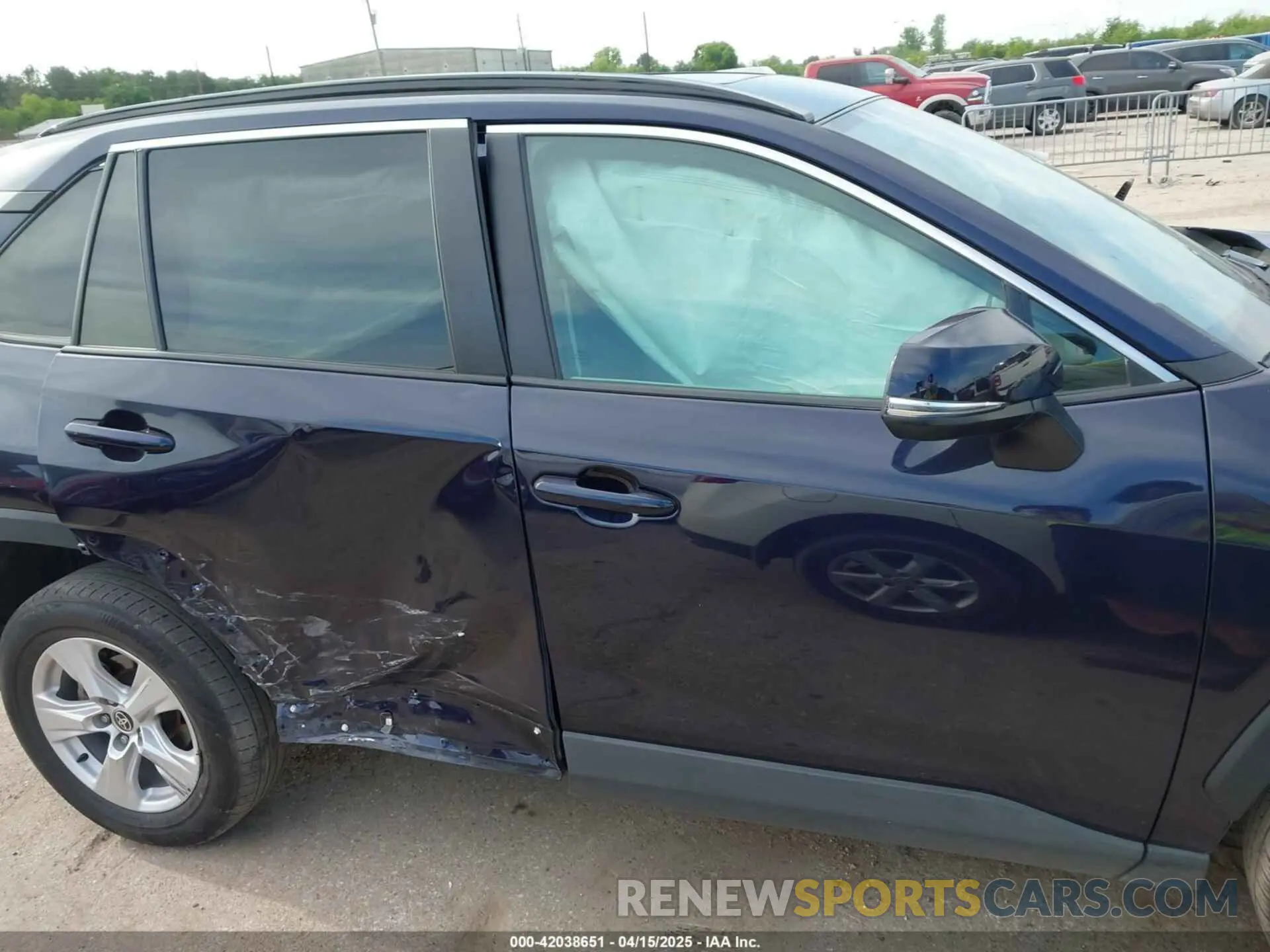 13 Photograph of a damaged car 2T3W1RFV1MW151025 TOYOTA RAV4 2021