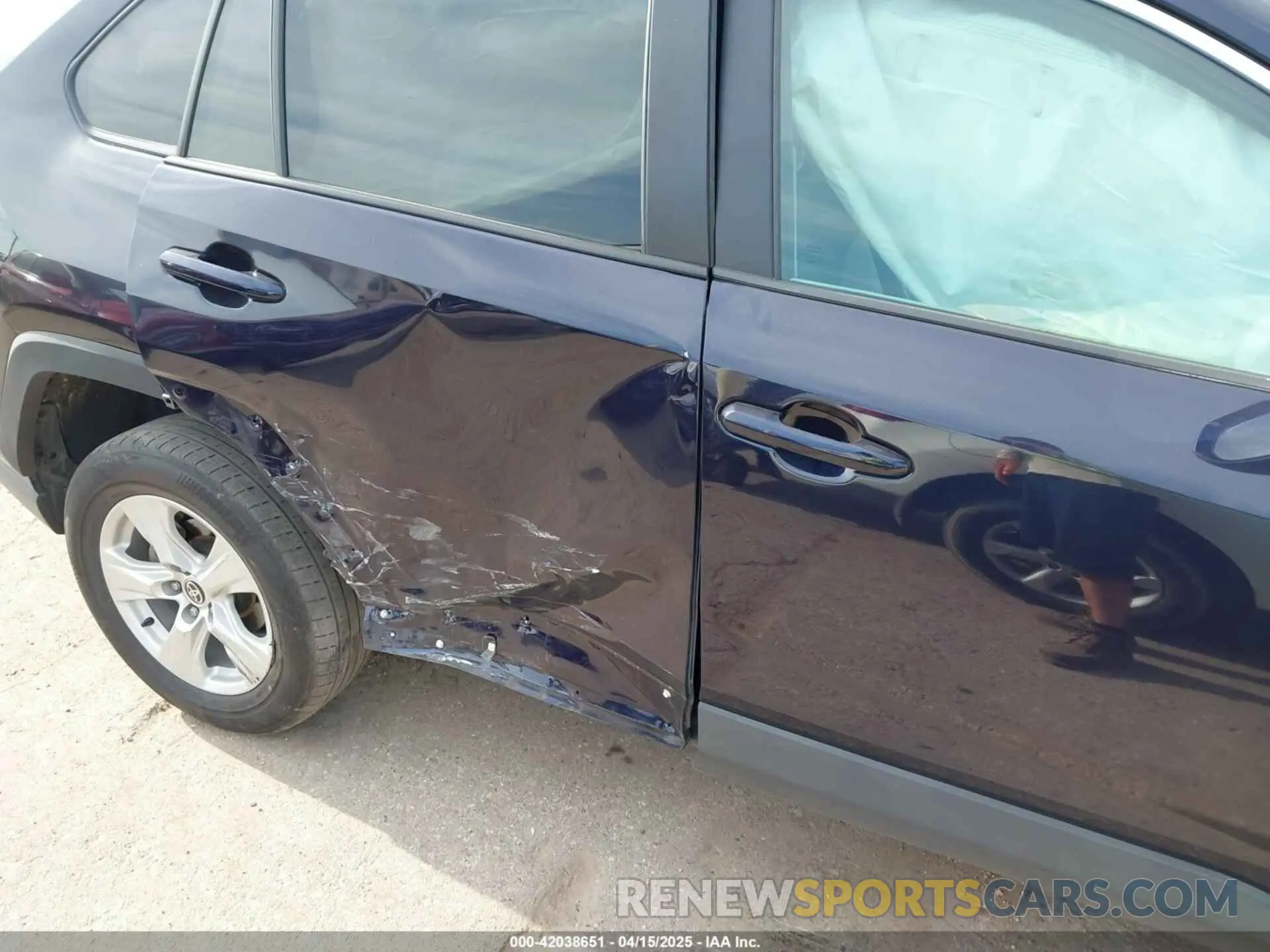 6 Photograph of a damaged car 2T3W1RFV1MW151025 TOYOTA RAV4 2021