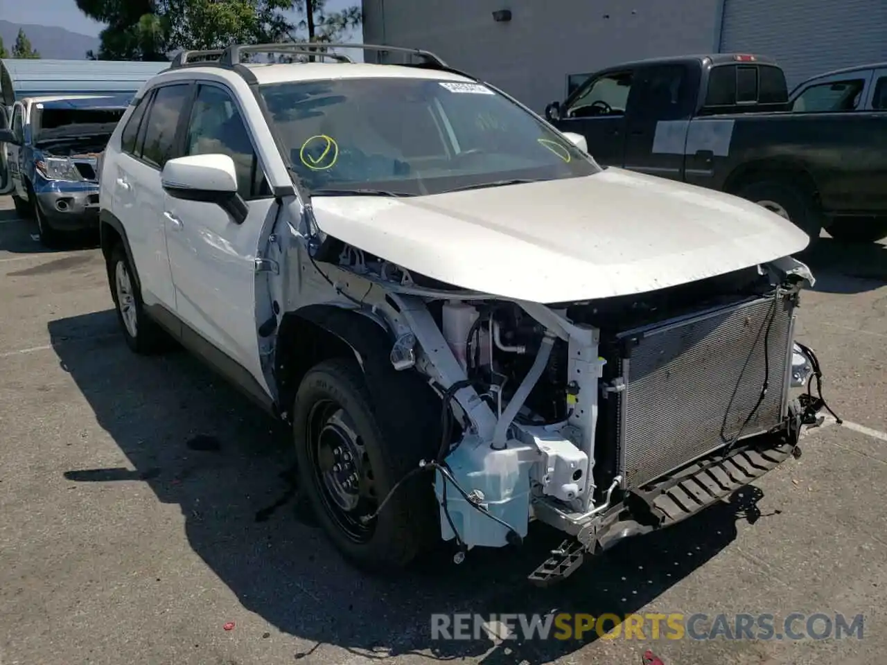 1 Photograph of a damaged car 2T3W1RFV1MW156161 TOYOTA RAV4 2021