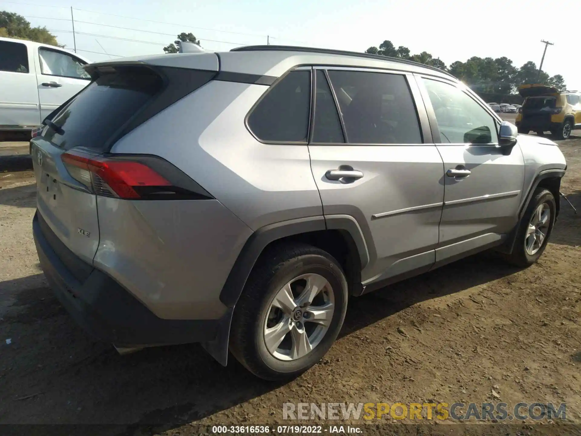 4 Photograph of a damaged car 2T3W1RFV1MW161635 TOYOTA RAV4 2021