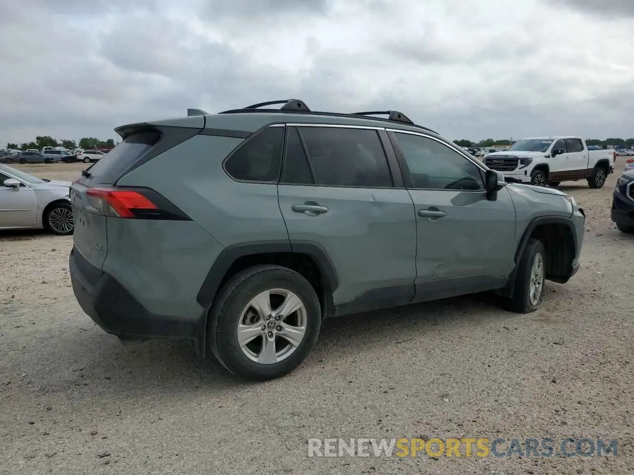 3 Photograph of a damaged car 2T3W1RFV1MW162767 TOYOTA RAV4 2021