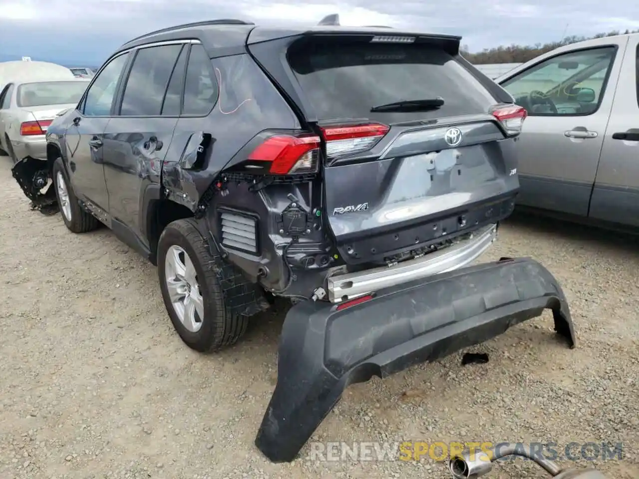 3 Photograph of a damaged car 2T3W1RFV1MW169671 TOYOTA RAV4 2021