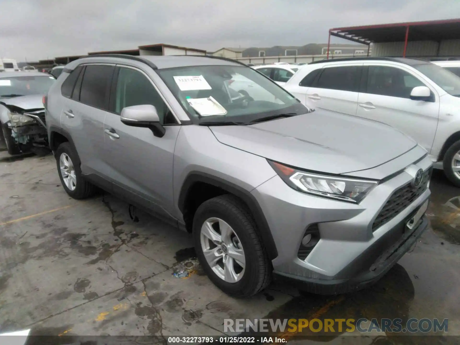 1 Photograph of a damaged car 2T3W1RFV2MC110310 TOYOTA RAV4 2021