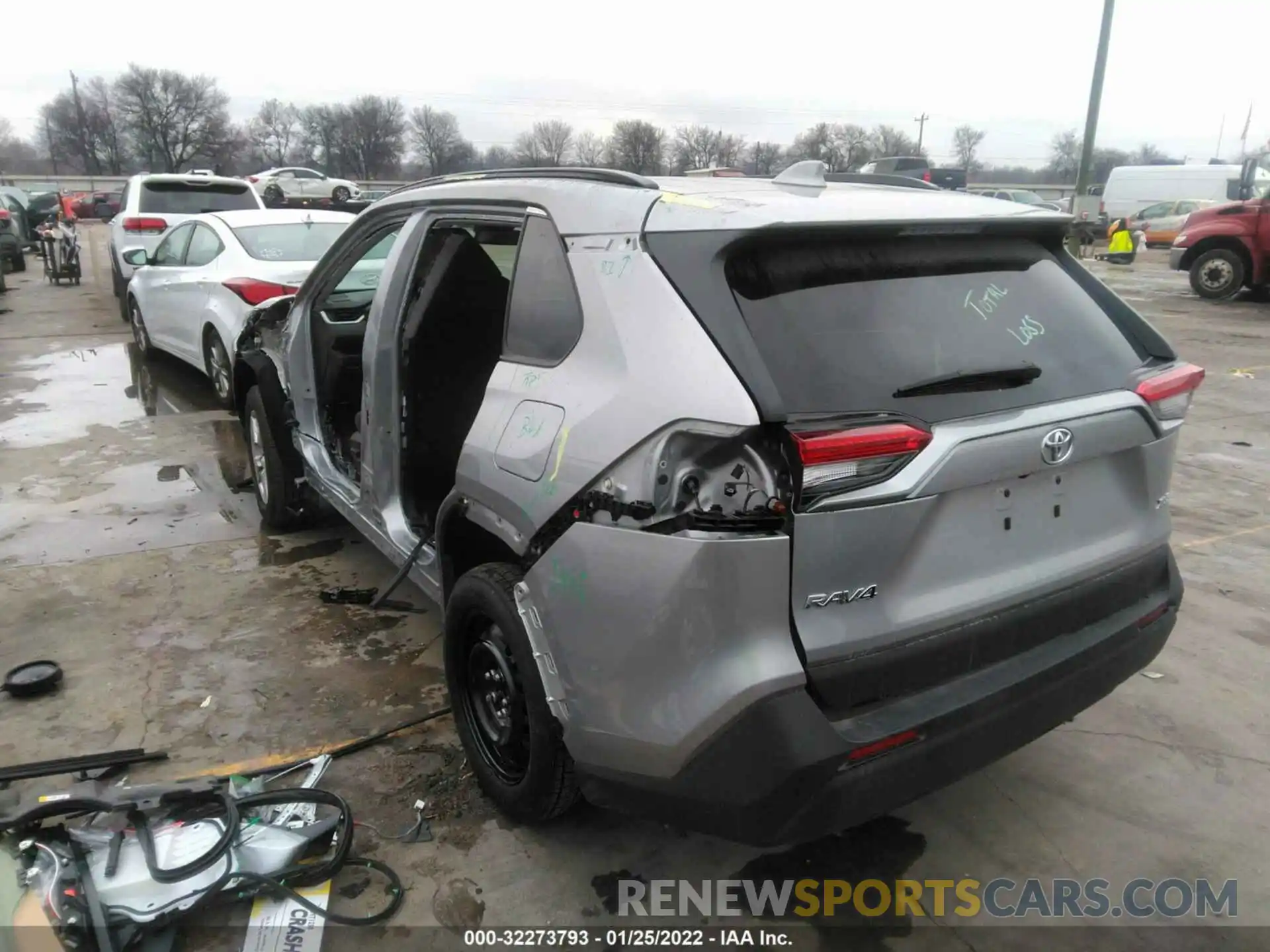 3 Photograph of a damaged car 2T3W1RFV2MC110310 TOYOTA RAV4 2021