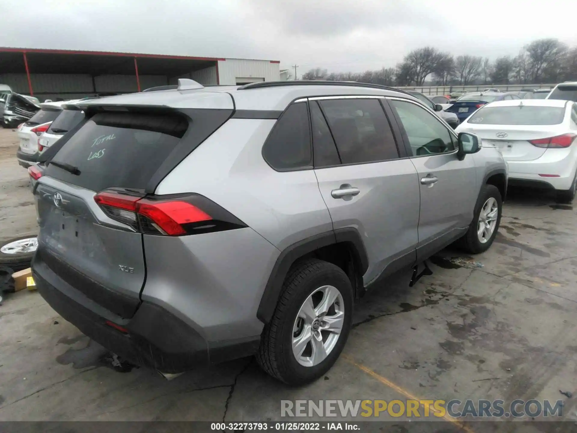 4 Photograph of a damaged car 2T3W1RFV2MC110310 TOYOTA RAV4 2021